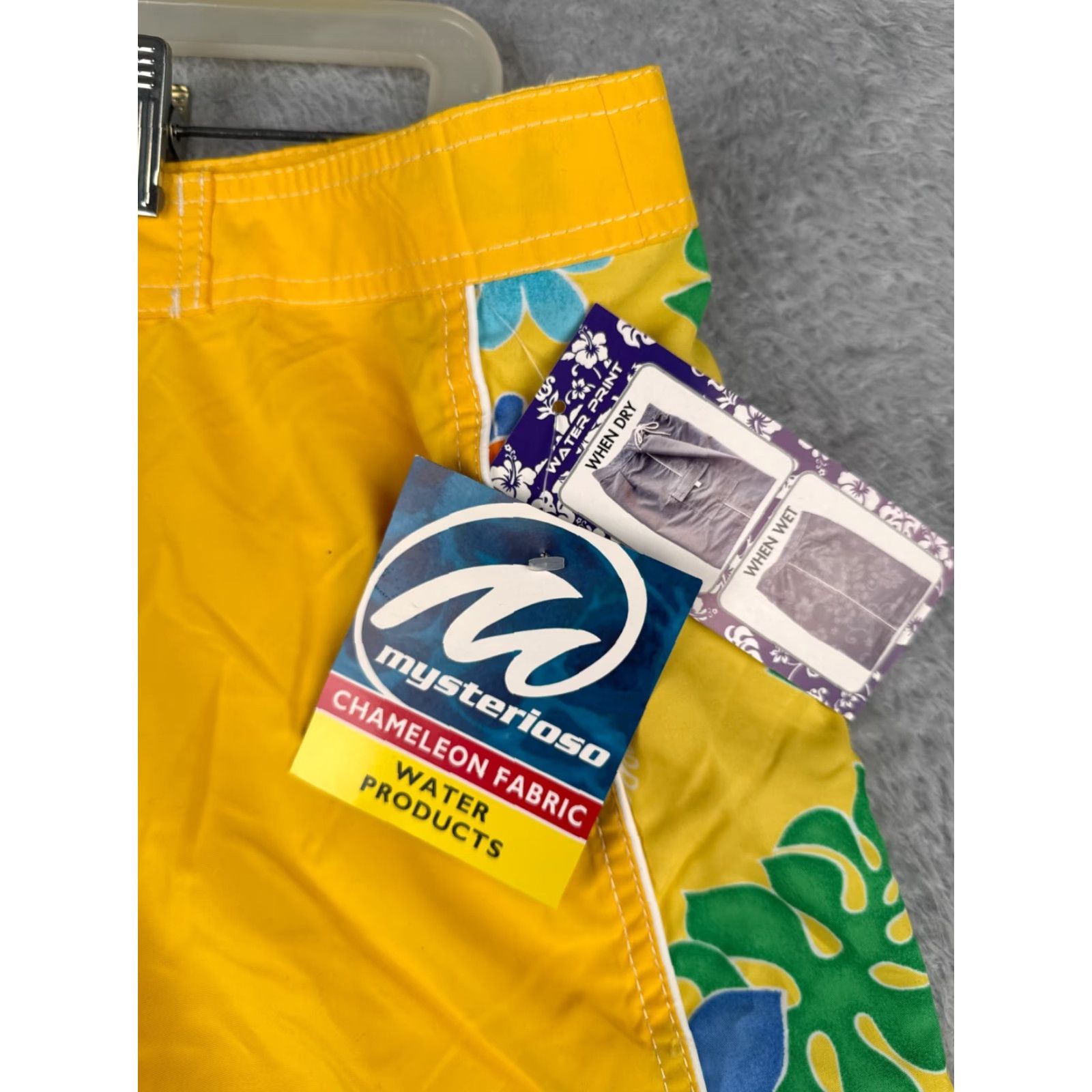 Vintage Mysterioso Board Shorts Womens 8 Yellow Pattern Changing Chameleon Fabric Trunks Size 30" / US 8 / IT 44 - 7 Thumbnail