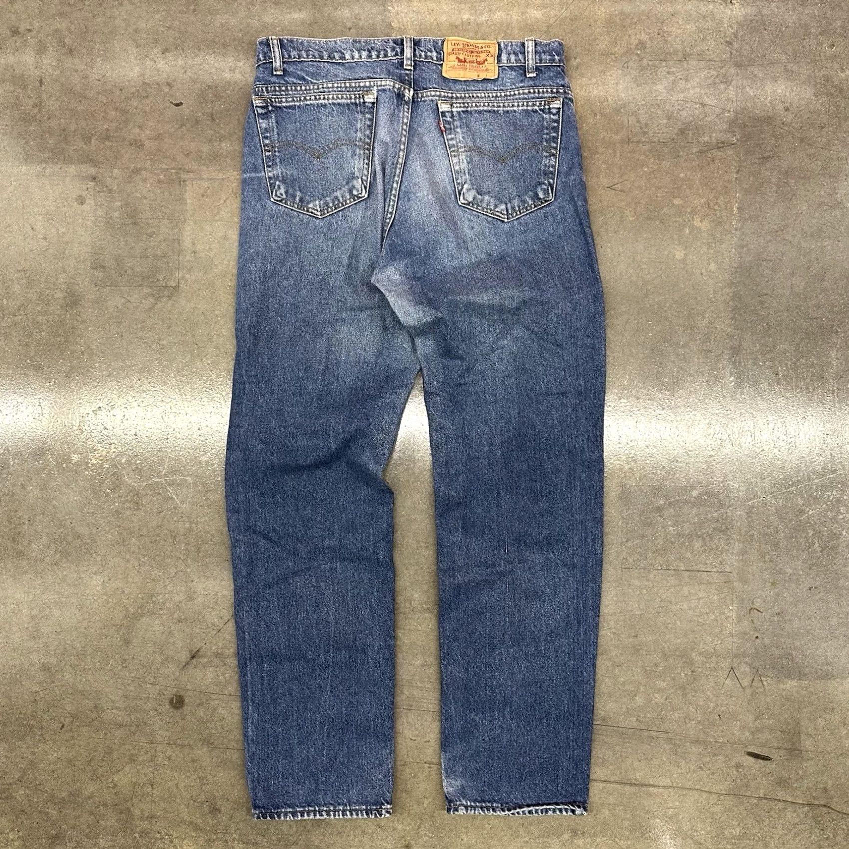Levi's VINTAGE Levi’s 505 Jeans Men 34 X 33 Denim USA 90s Straight Regular Mid Rise 12in Inseam 33in Blue Size US 34 / EU 50 - 2 Thumbnail