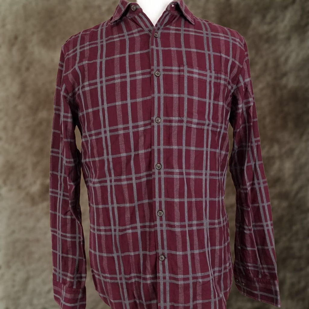 Banana Republic Banana Republic Mens Regular M Red Plaid Long Sleeve Button-Up Luxe Flannel Camden Fit Size US M / EU 48-50 / 2 - 1 Thumbnail