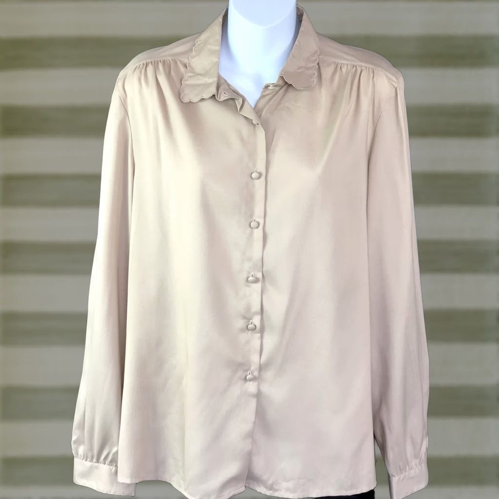 Vintage Vintage blouse L beige ButtonUp scallop collar Edwardian career 80s secretary 14 Size L / US 10 / IT 46 - 1 Thumbnail