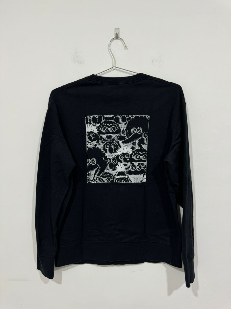 Kaws × Uniqlo Uniqlo X Kaws X Sesame Street Black Sweatshirt Size US L / EU 52-54 / 3 - 4 Thumbnail