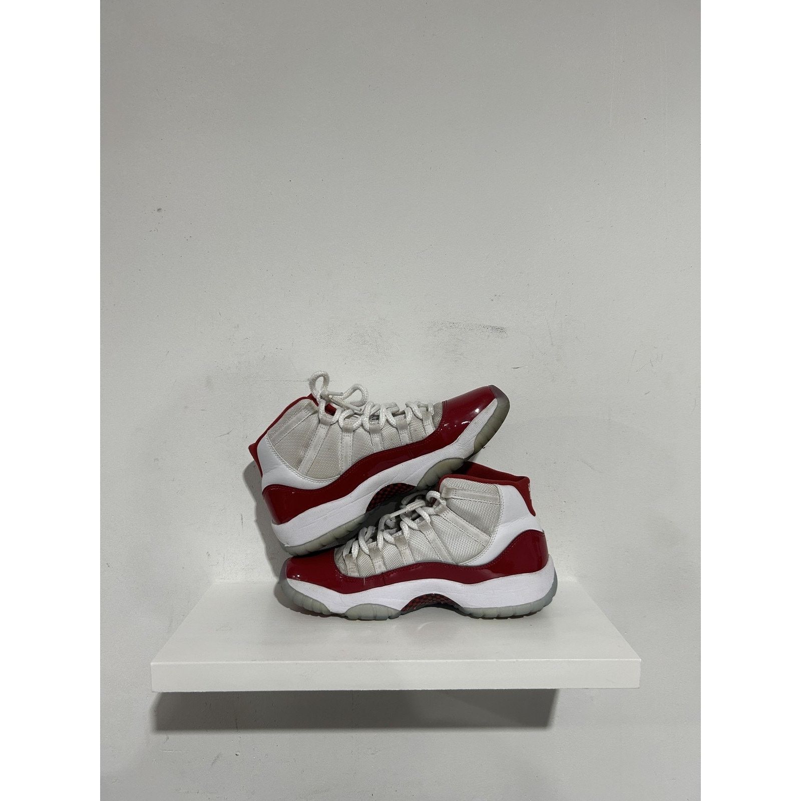 Jordan Brand Jordan 11 Cherry size 6.5 Preowned Size US 6.5 / EU 39-40 - 4 Thumbnail