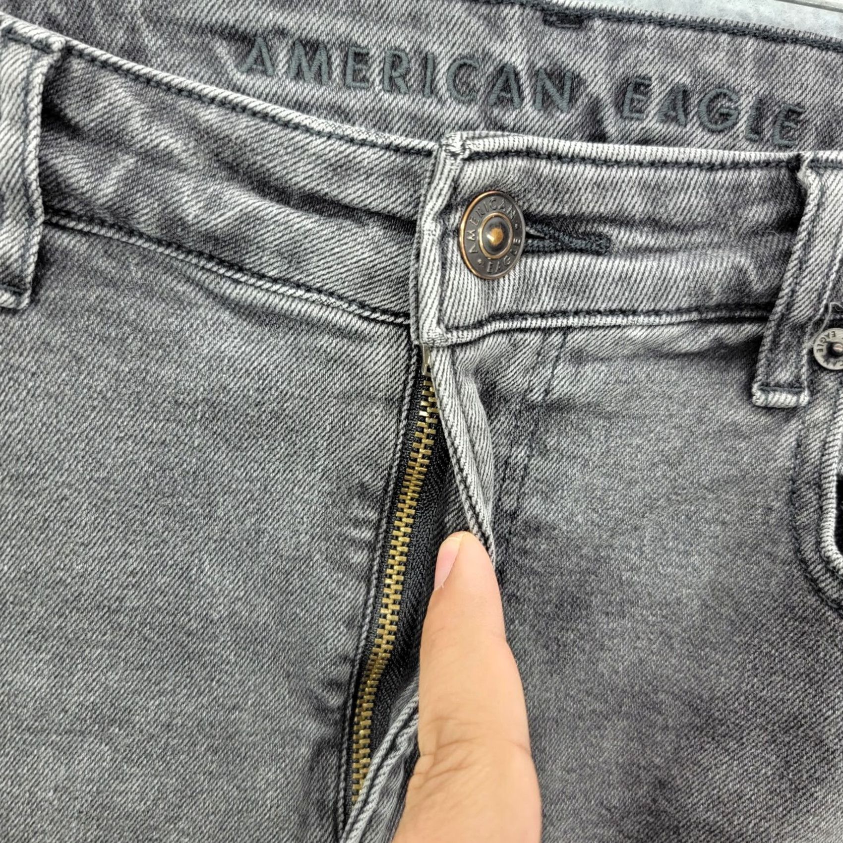 American Eagle Outfitters American Eagle Outfitters Jeans Women 8 Regular Mom Black High Rise Stretch Denim 5-Pocket (Inseam 27) Vintage: No Size 30" / US 8 / IT 44 - 5 Thumbnail