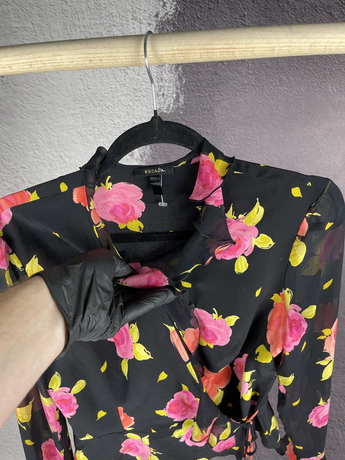 Escada Escada 100% Silk flower floral pattern top blouse Size XS / US 0-2 / IT 36-38 - 7 Thumbnail