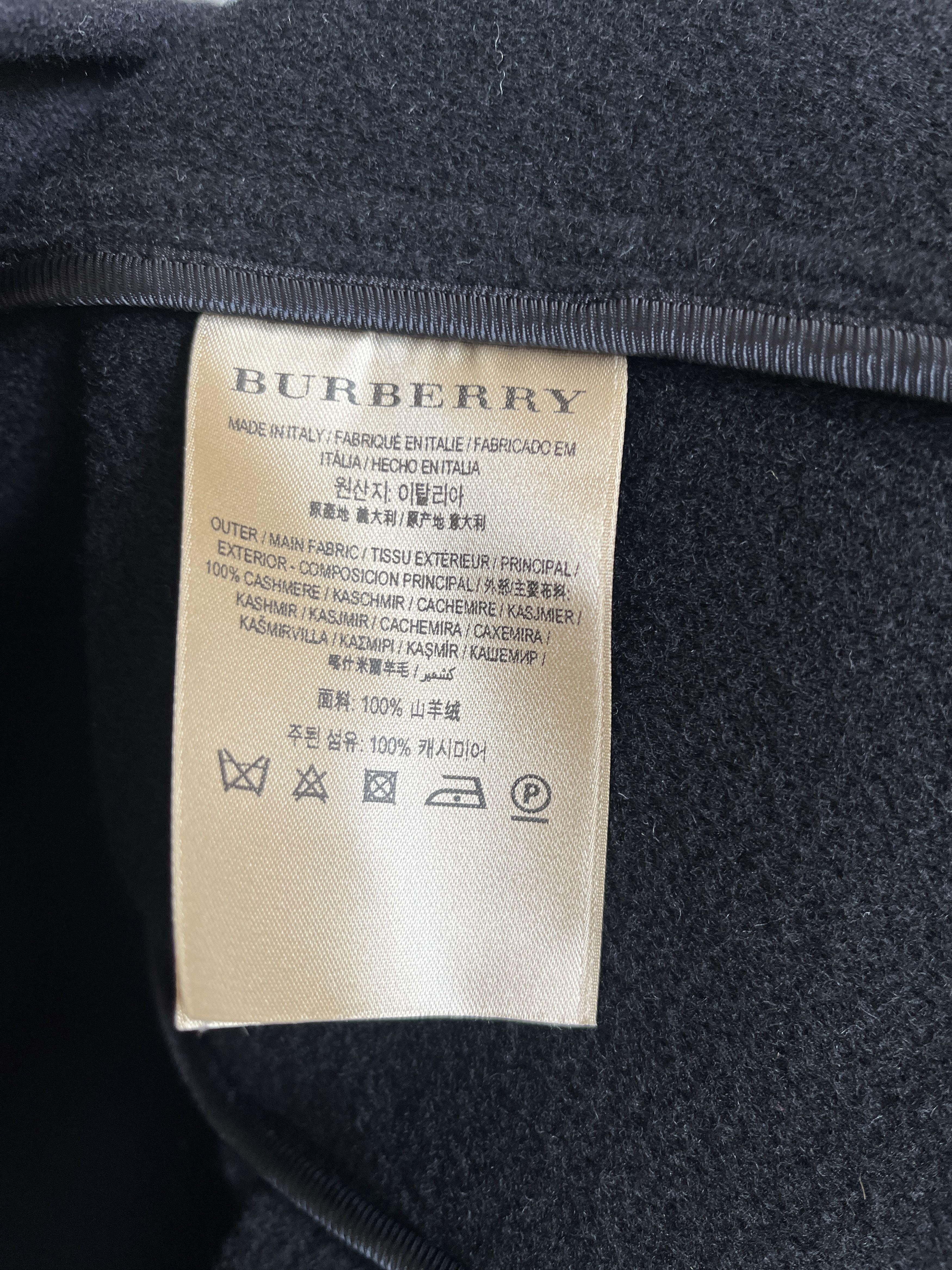 Burberry Burberry Cashmere Cape. Black. Medium. Size M / US 6-8 / IT 42-44 - 10 Thumbnail