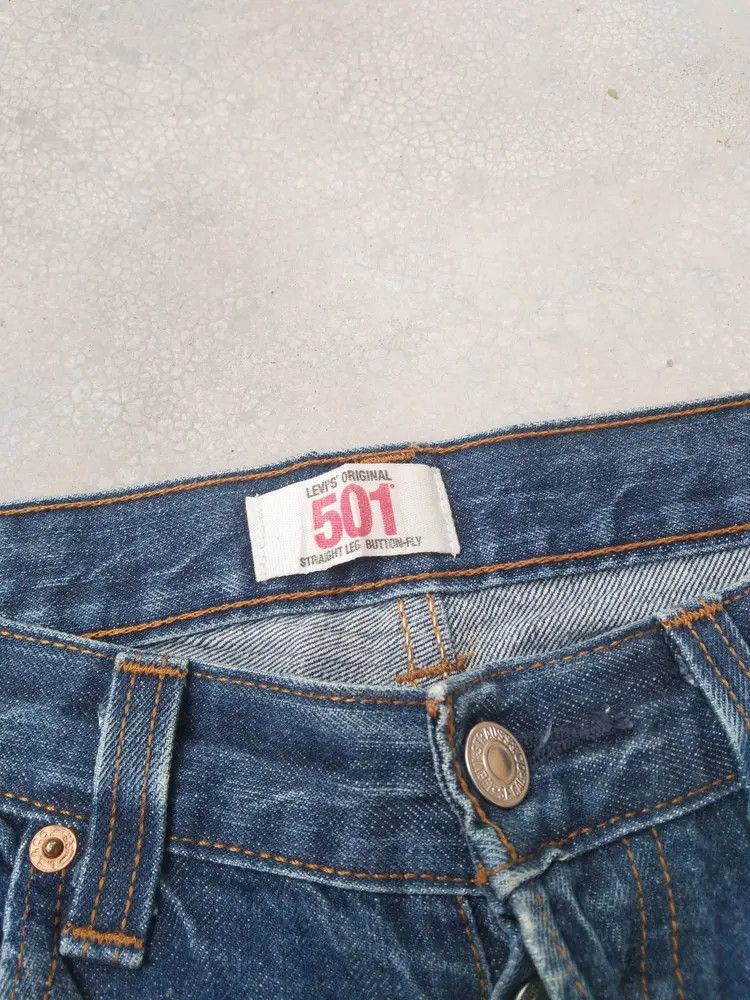 Levi's Vintage Levi's 501 Distressed Jeans 33x32 Size US 33 - 8 Thumbnail
