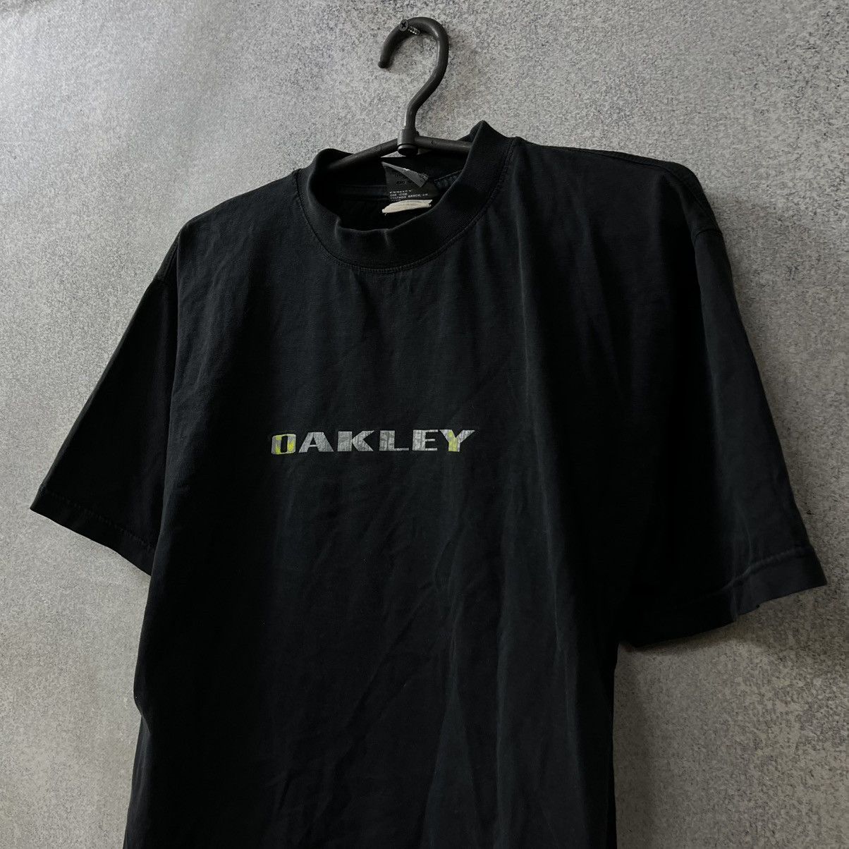 Oakley Vintage Oakley T-Shirt Big Logo Gorpcore 2000s Size US M / EU 48-50 / 2 - 2 Thumbnail