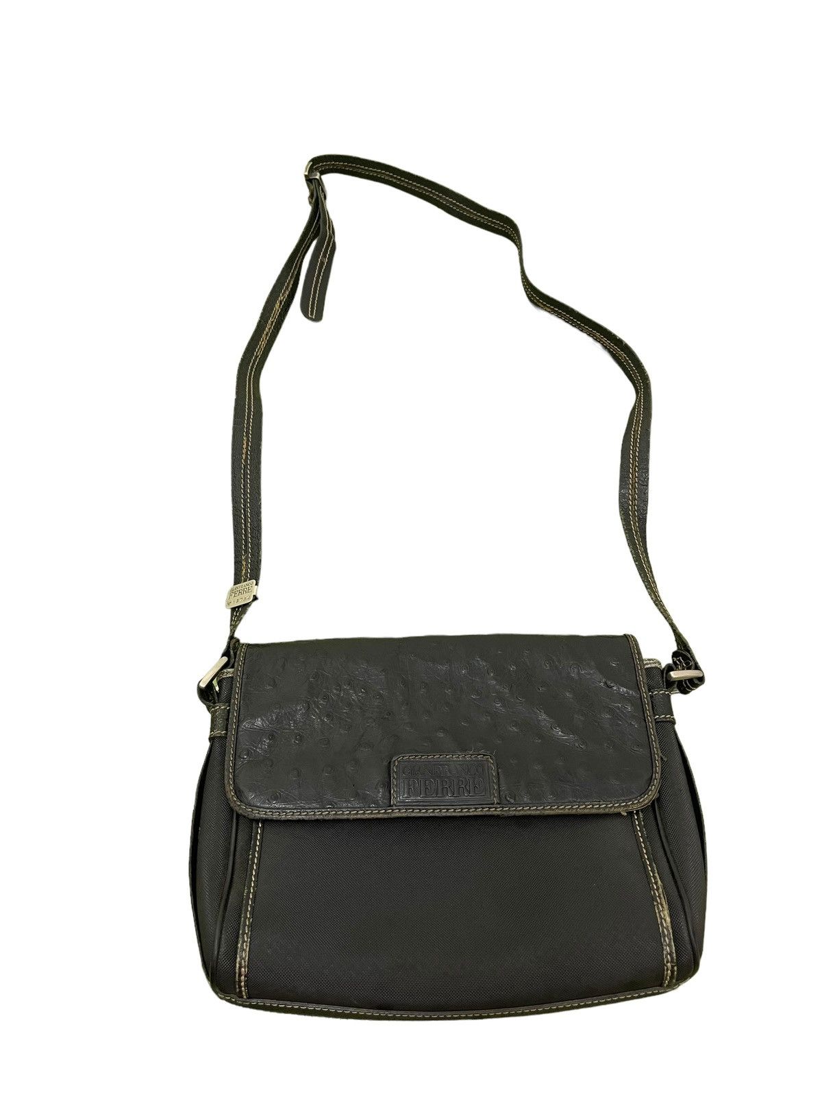 Gianfranco Ferre Cross Body Vtg Gianfranco Ferre Leather Sling Bag 2🟩 Size ONE SIZE - 5 Thumbnail