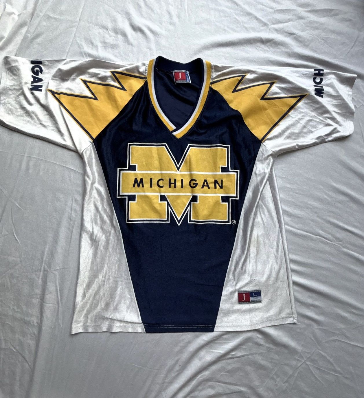 Other Vintage University of Michigan V-Neck Team Sports Jersey Size US L / EU 52-54 / 3 - 1 Thumbnail