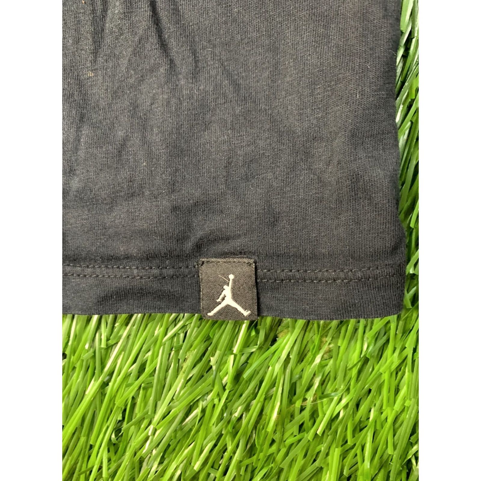 Nike NIKE AIR JORDAN JUMPMAN 2017 ORIGINAL MEN T-SHIRT SHIRT JERSEY CREW NECK SIZE M BLACK AND GRAY Printed Logo Basketball Mens Size US M / EU 48-50 / 2 - 5 Thumbnail