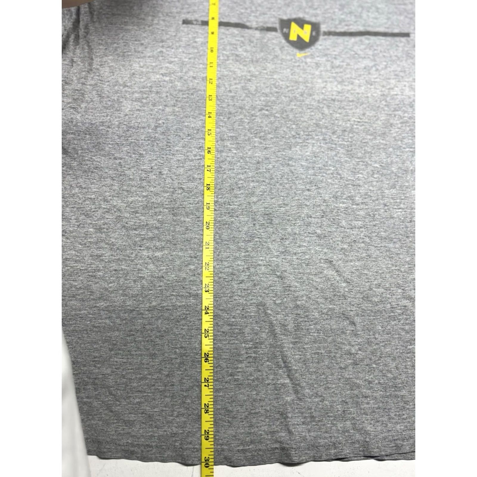 Nike VINTAGE Nike Center Swoosh Shirt Mens XXL VTG Y2K Graphic Logo Spellout Grey 90s Size US XXL / EU 58 / 5 - 6 Thumbnail