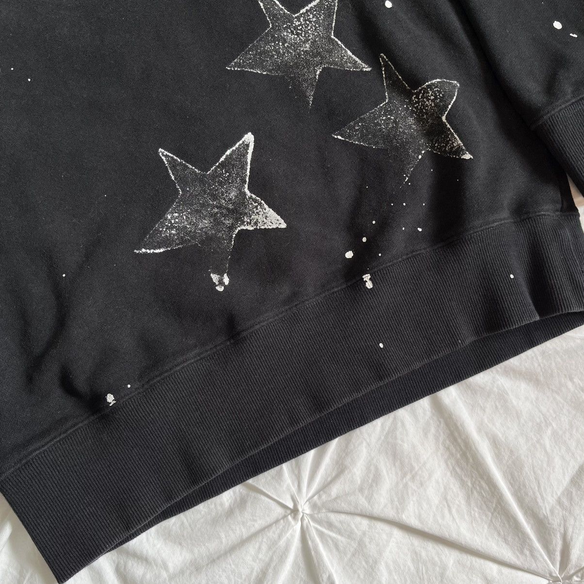 Acne Studios Acne Studios Bliss Merci Paw13 Star Paint Splattered Sweater Size US L / EU 52-54 / 3 - 4 Thumbnail