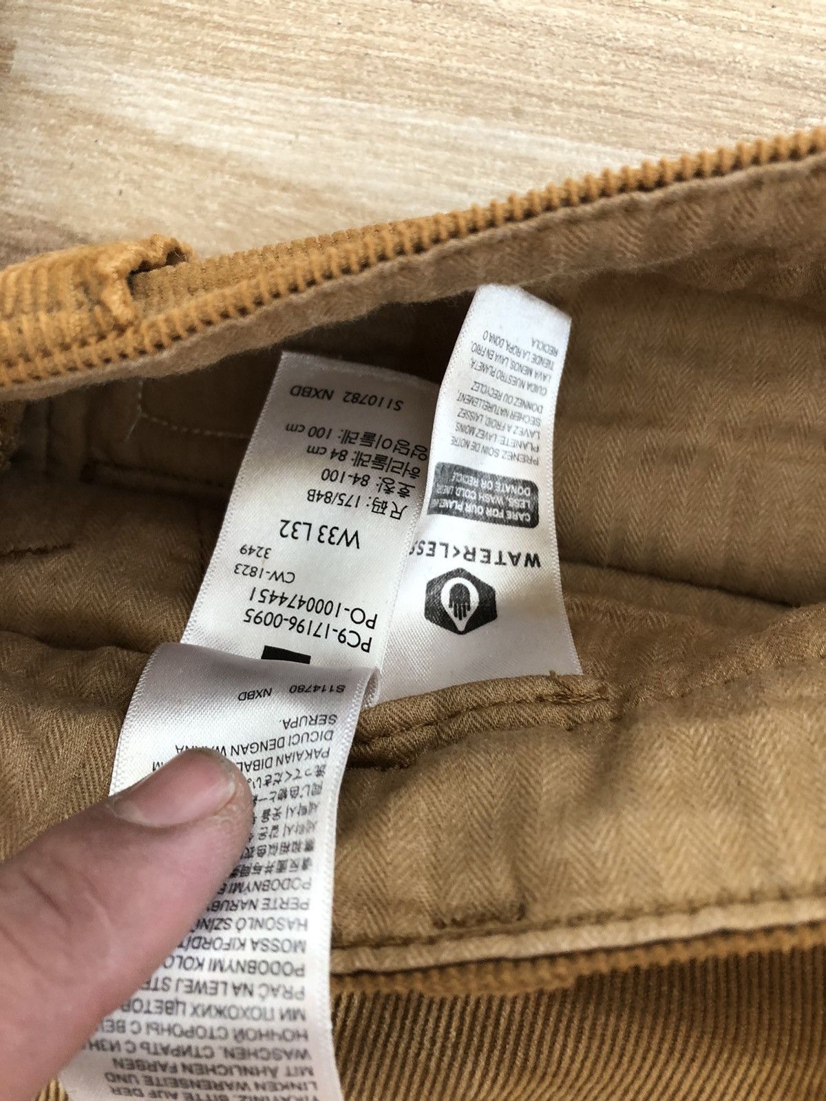 Levi's Levi’s Chino Corduroy W33 x L30 Slim Light Brown Pants Size US 33 - 6 Thumbnail
