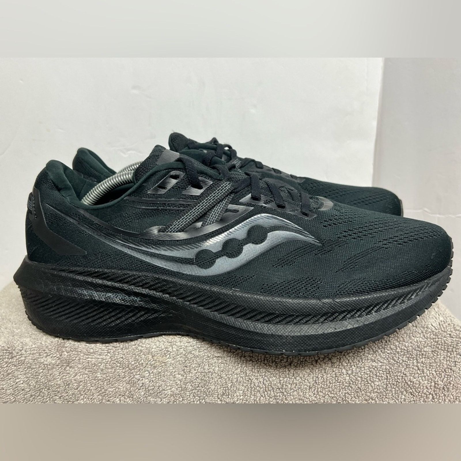 Saucony Saucony Mens Triumph 20 S20759-12 Black Running Shoes EUC Size US 12 / EU 45 - 4 Thumbnail