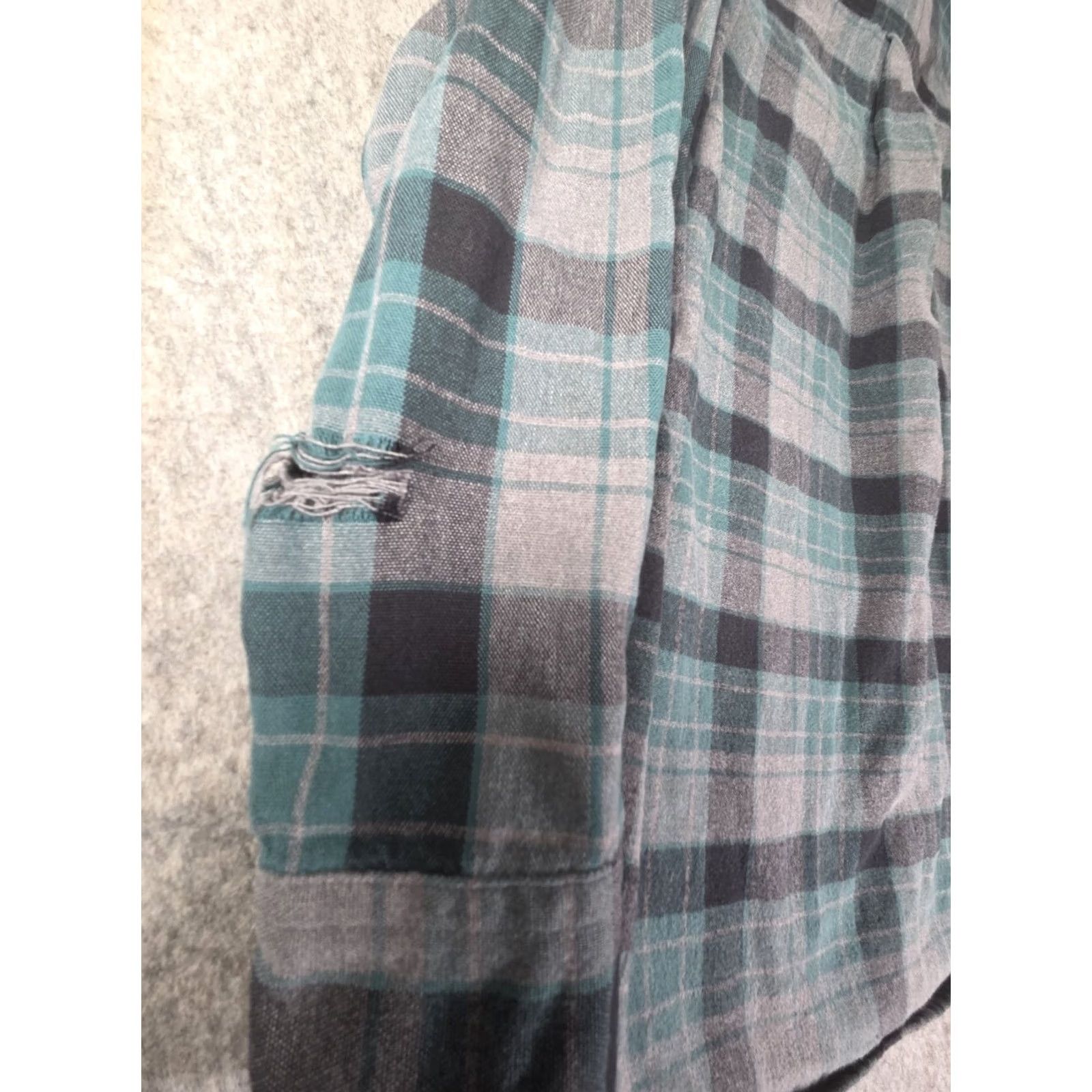 Vintage LL Bean Mens Shirt Gray Green Plaid Traditional Fit Chamois Cotton Distressed Button-Up Long Sleeve 2XL Tall Size US XXL / EU 58 / 5 - 5 Thumbnail