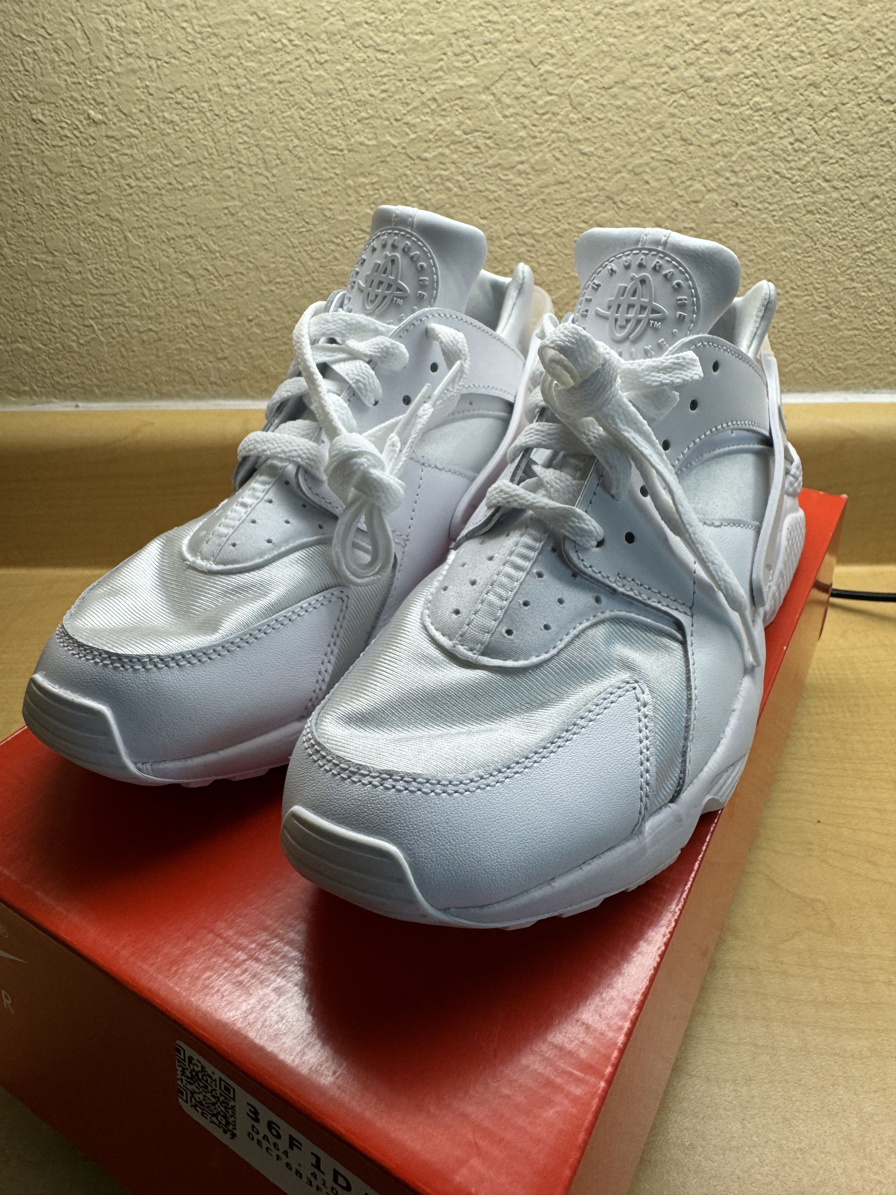 Nike Nike Air Hurache Size US 9 / EU 42 - 6 Thumbnail