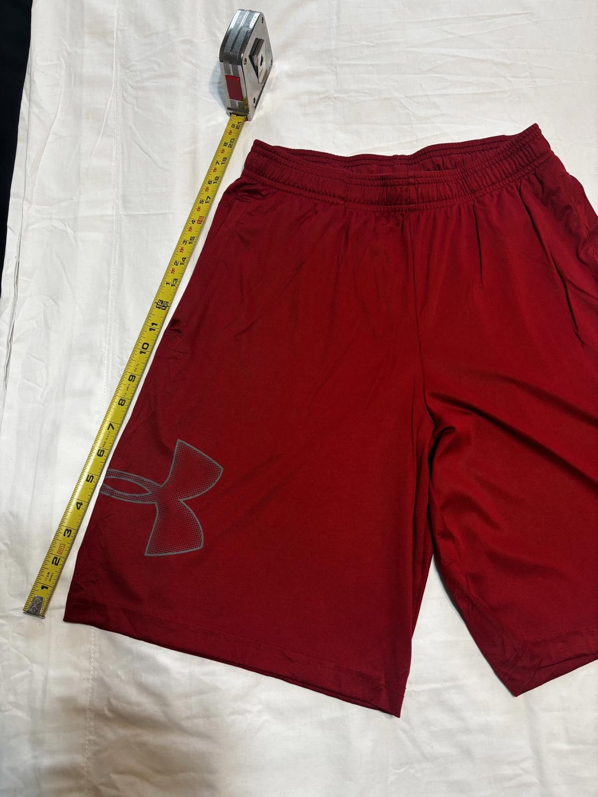Under Armour Athletic Under Armour Men's Red Loose Fit Athletic Shorts Size US 30 / EU 46 - 5 Thumbnail