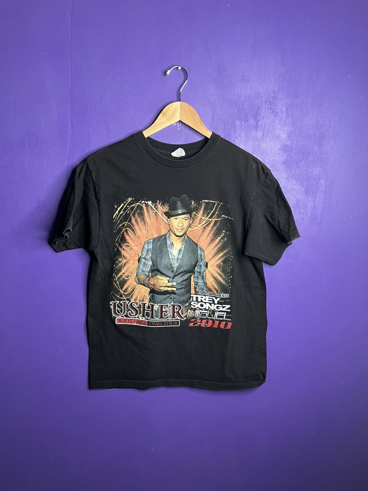 Band Tees × Vintage Vintage 2010 Usher feat Trey songz tour tee Size US M / EU 48-50 / 2 - 1 Thumbnail