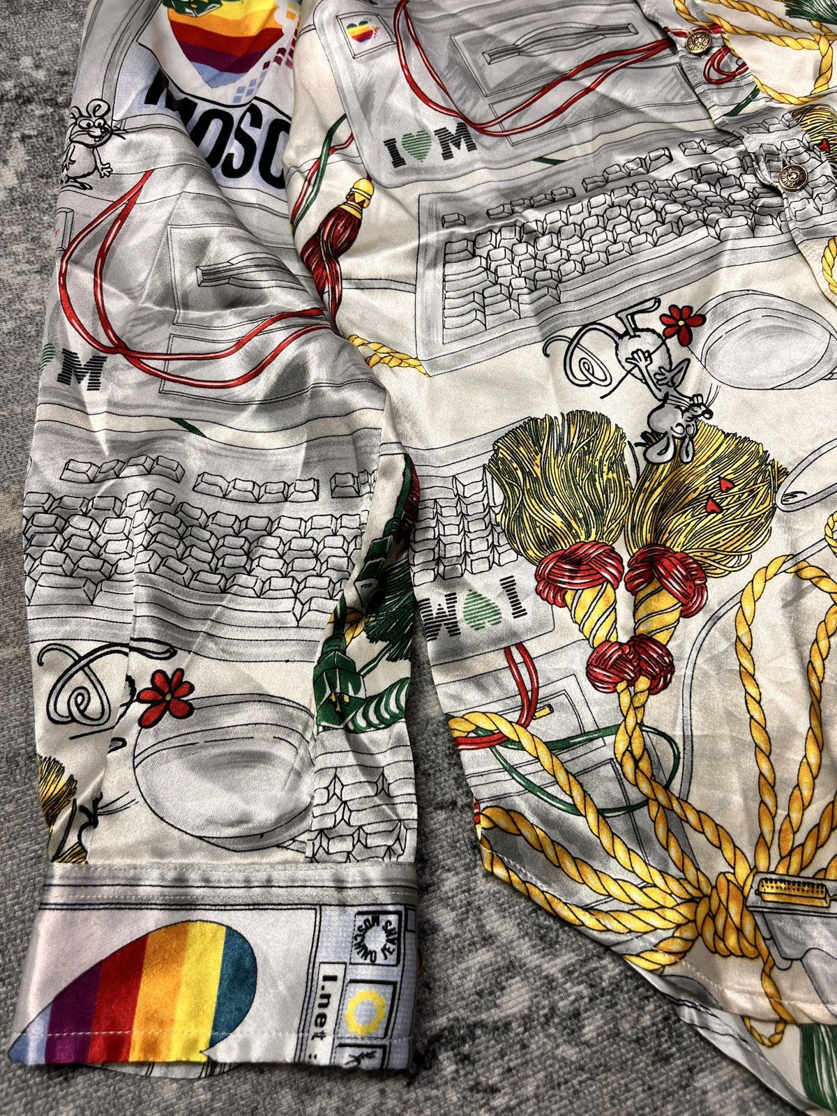 Moschino Vtg Moschino Silk Modern Baroque Apple Button Up Shirt Size US L / EU 52-54 / 3 - 9 Thumbnail