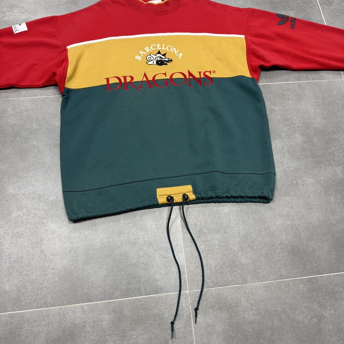 Adidas Vintage Adidas Barcelona Dragons NFL 90s Sweatshirt Men Size US L / EU 52-54 / 3 - 5 Thumbnail