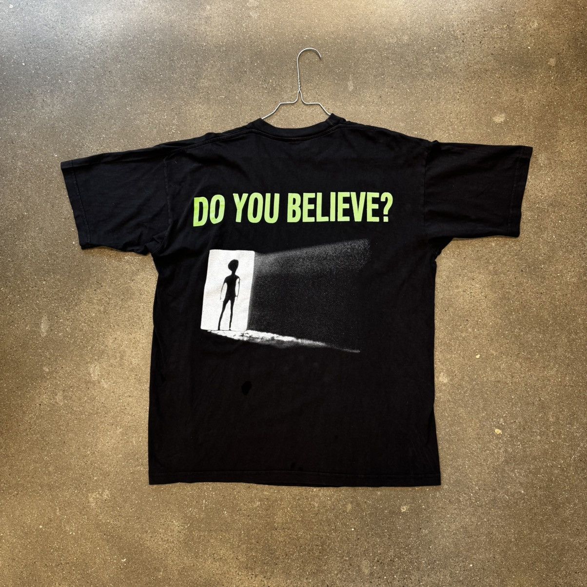 Vintage Vintage 1999 Alien tee Size US XL / EU 56 / 4 - 1 Thumbnail