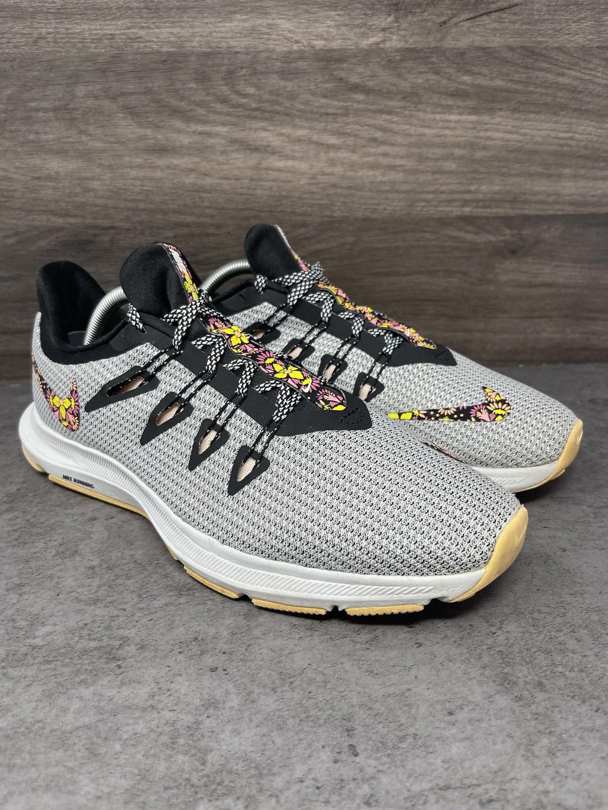 Nike Nike Quest SE Running Shoes Womens Size 11 Grey Floral Print Size US 11 / IT 41 - 4 Thumbnail