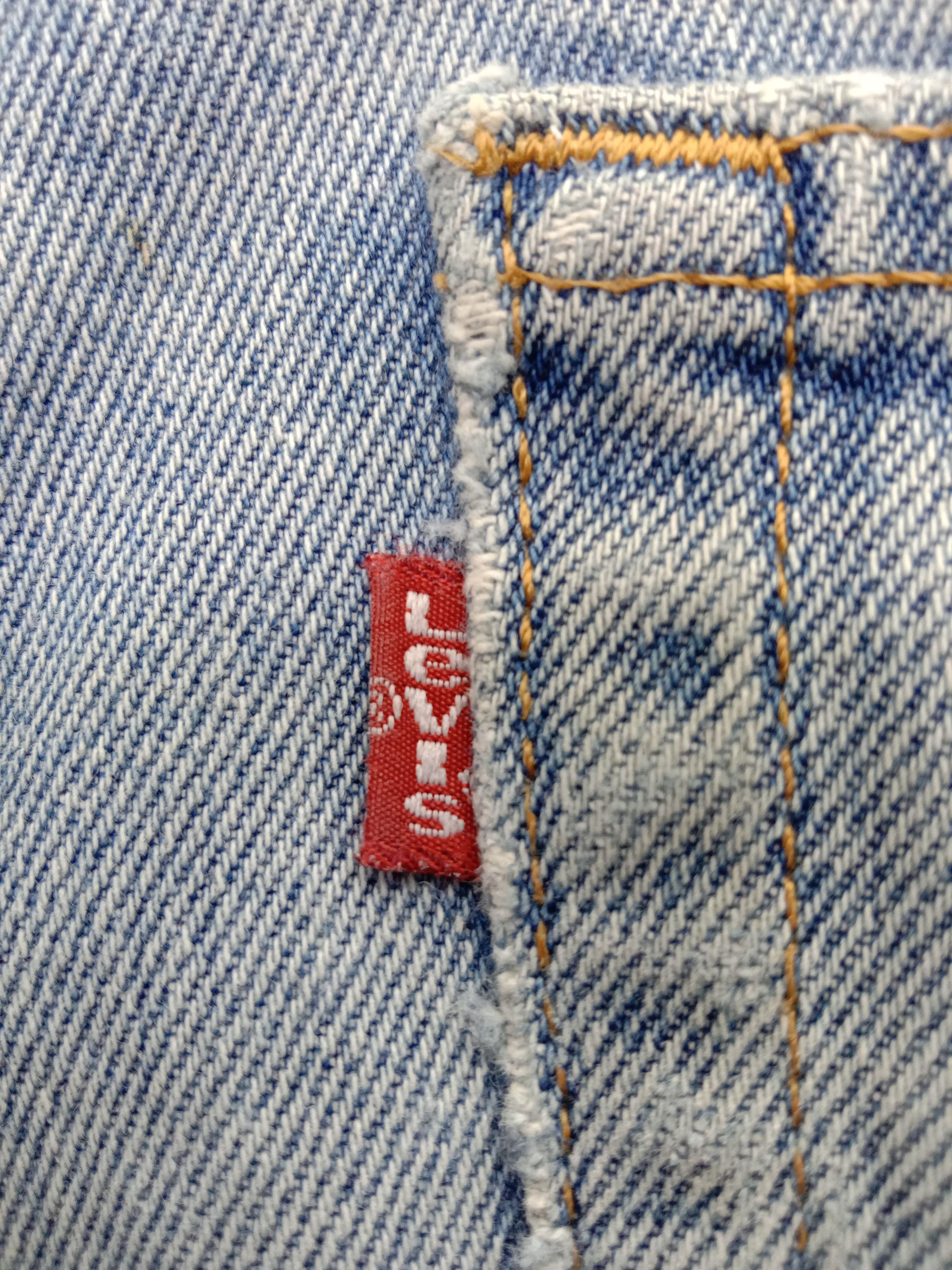 Levi's Vintage Levi's 560 Jeans Loose Fit Tapered Leg Denim Size US 31 - 11 Thumbnail