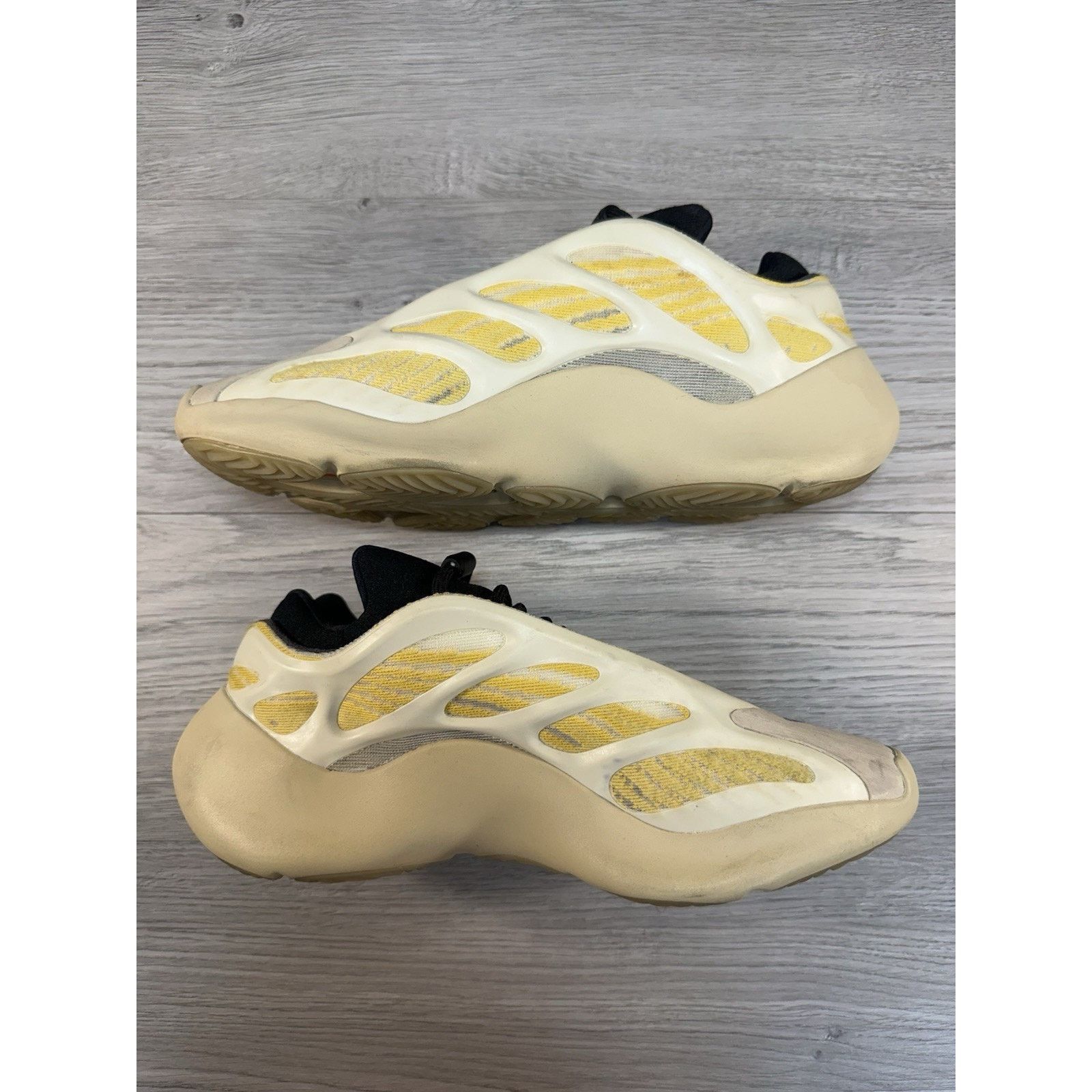 Adidas Adidas Yeezy 700 V3 Safflower - Size 7.5 Size US 7.5 / EU 40-41 - 3 Thumbnail