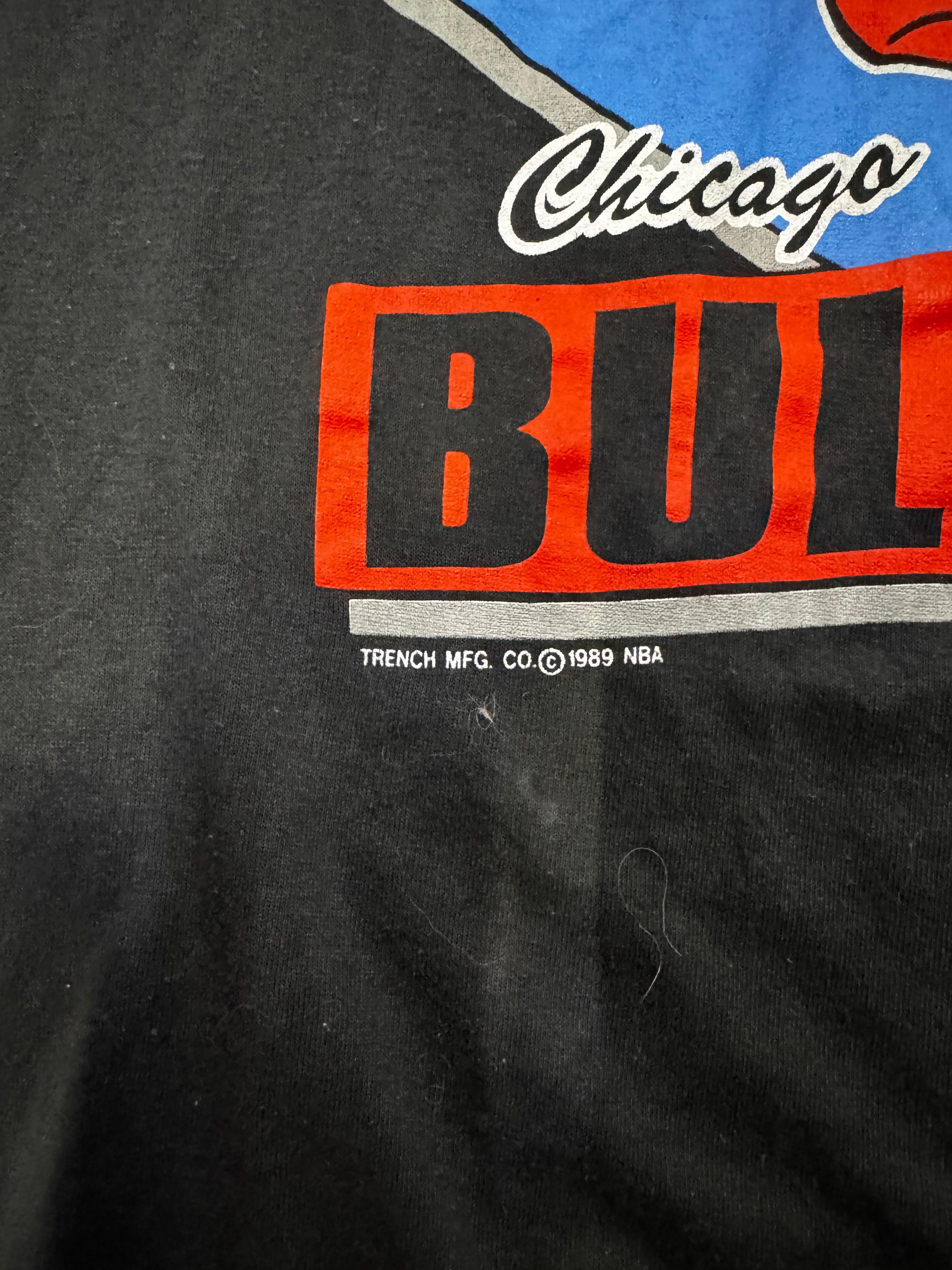 Vintage Vintage Chicago Bulls tshirt Trench Mfg Co c 1989 NBA 1980s Size US S / EU 44-46 / 1 - 3 Thumbnail