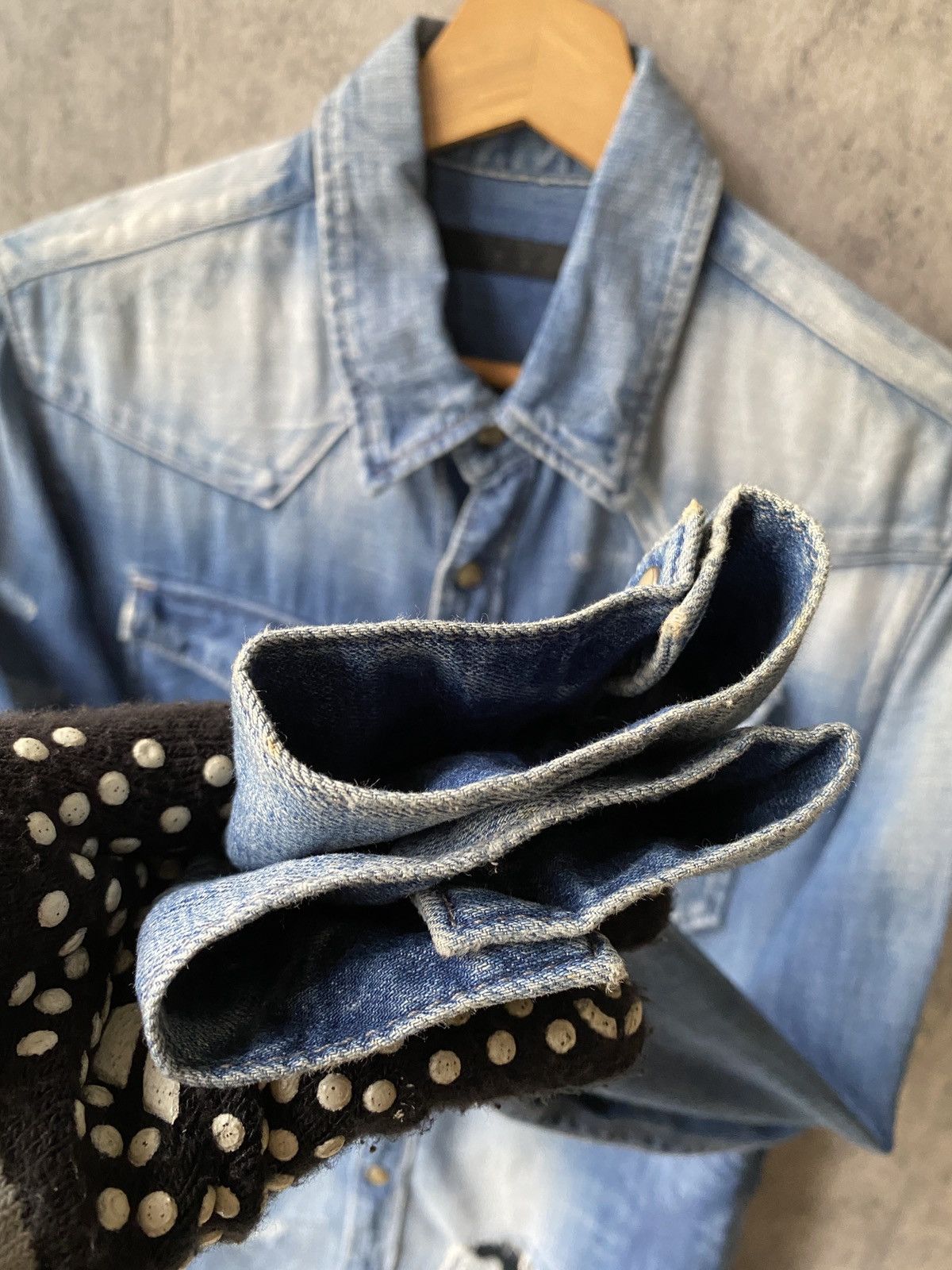 If Six Was Nine Fuga Japan Distressed Button Up Jeans Shirt Size US M / EU 48-50 / 2 - 16 Thumbnail