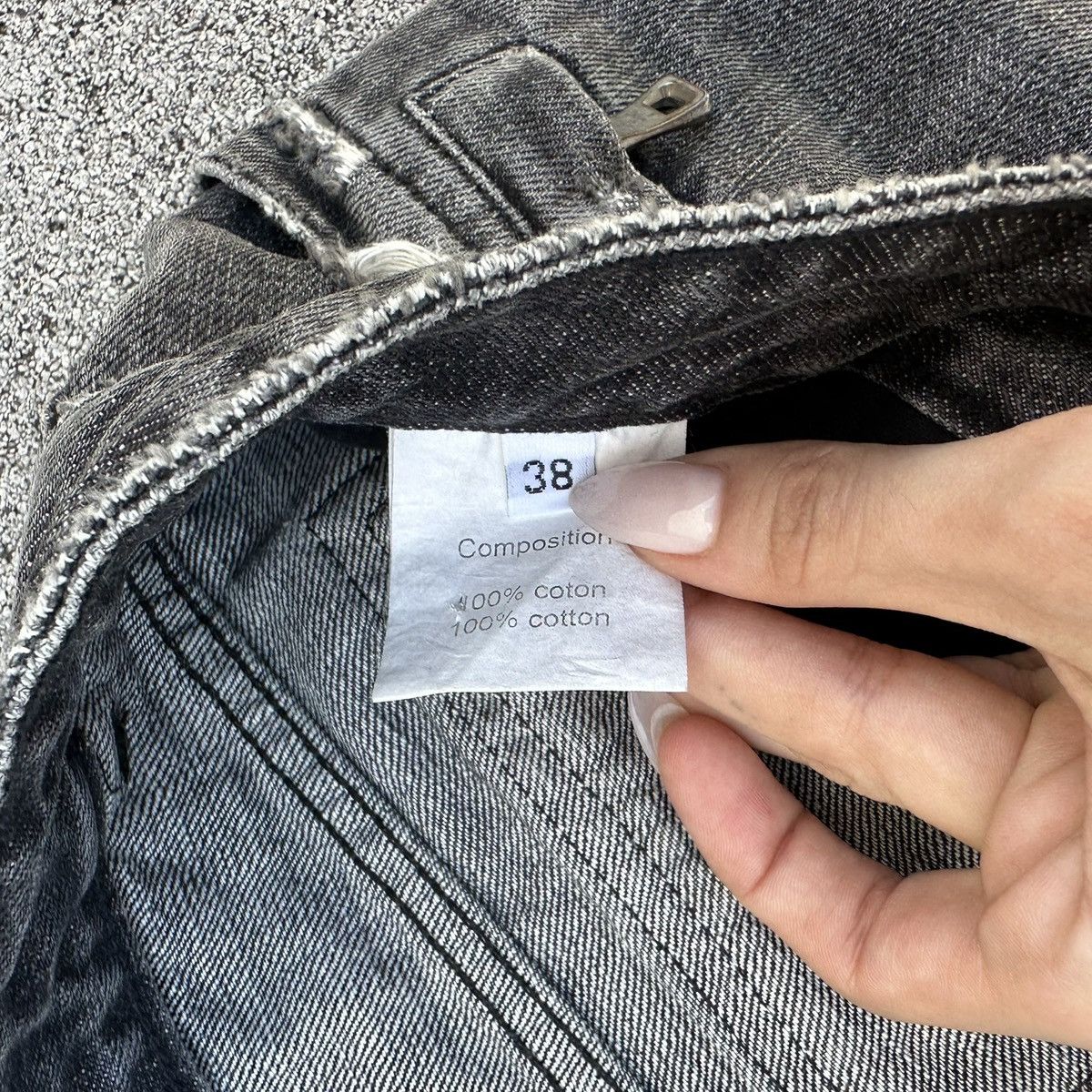 Balmain Balmain distressed flared jeans with buttons Size 30" / US 8 / IT 44 - 5 Thumbnail