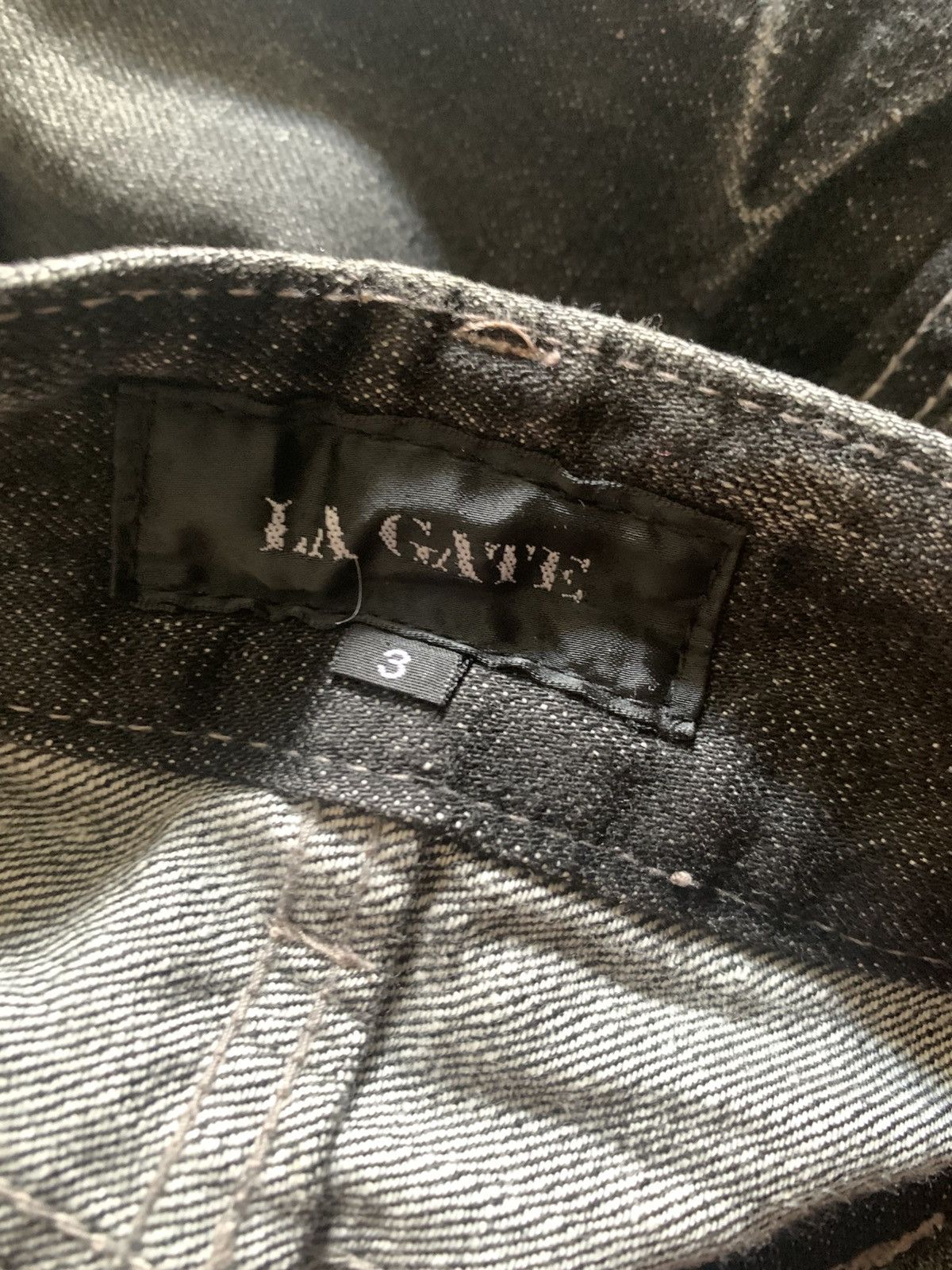 Le Grande Bleu (L.G.B.) 2000s La Gate Distressed Flare Pants Size US 32 / EU 48 - 6 Thumbnail