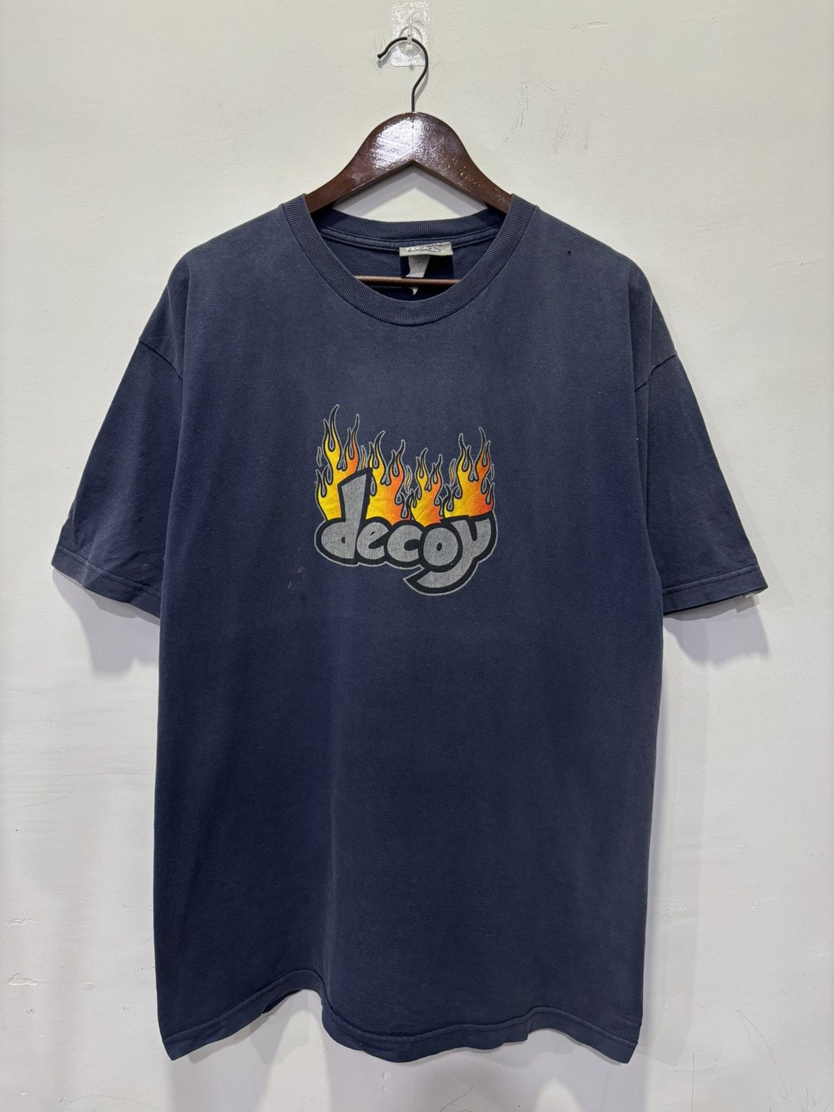 Vintage Vintage Decoy Skateboard Flames Tshirt Size US XL / EU 56 / 4 - 1 Thumbnail
