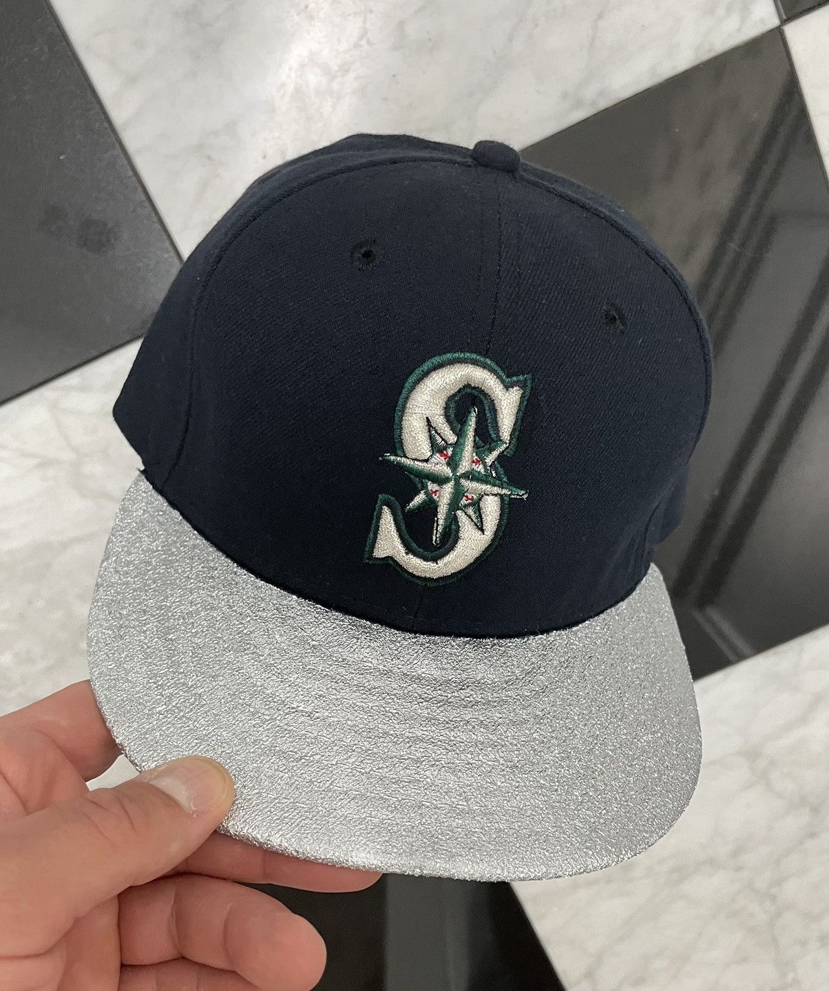 New Era 🔥 Vintage customized Mariners fitted hat size 7 1/4 Size ONE SIZE - 2 Thumbnail