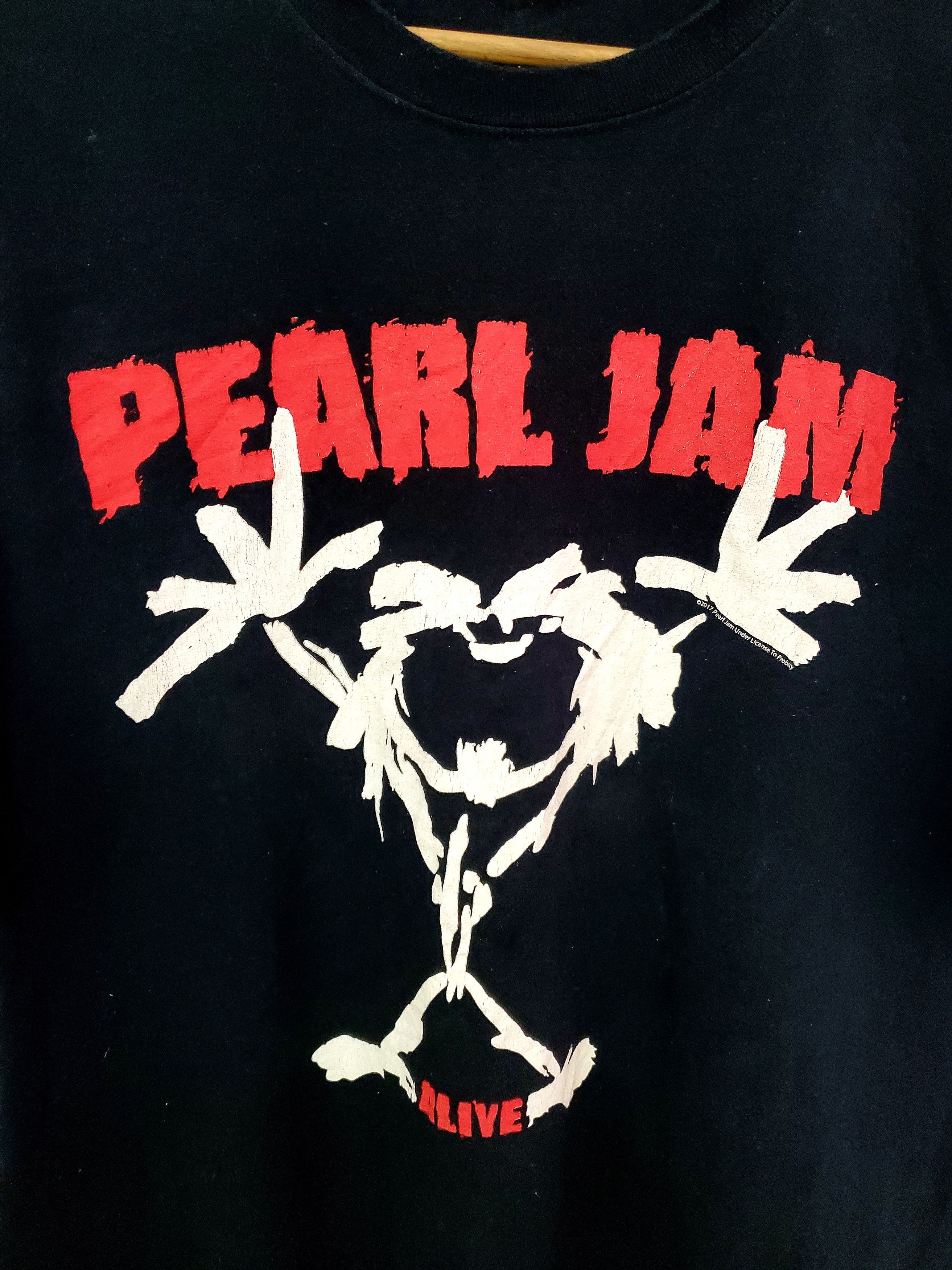 Band Tees × Vintage Vintage Pearl Jam Alive T-Shirt Y2K size L Size US XL / EU 56 / 4 - 2 Thumbnail