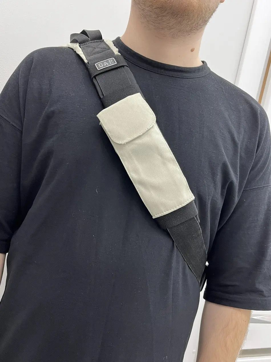 Gap × Vintage Vintage 2000s Gap Tactical Sling Sandbag Size ONE SIZE - 2 Thumbnail