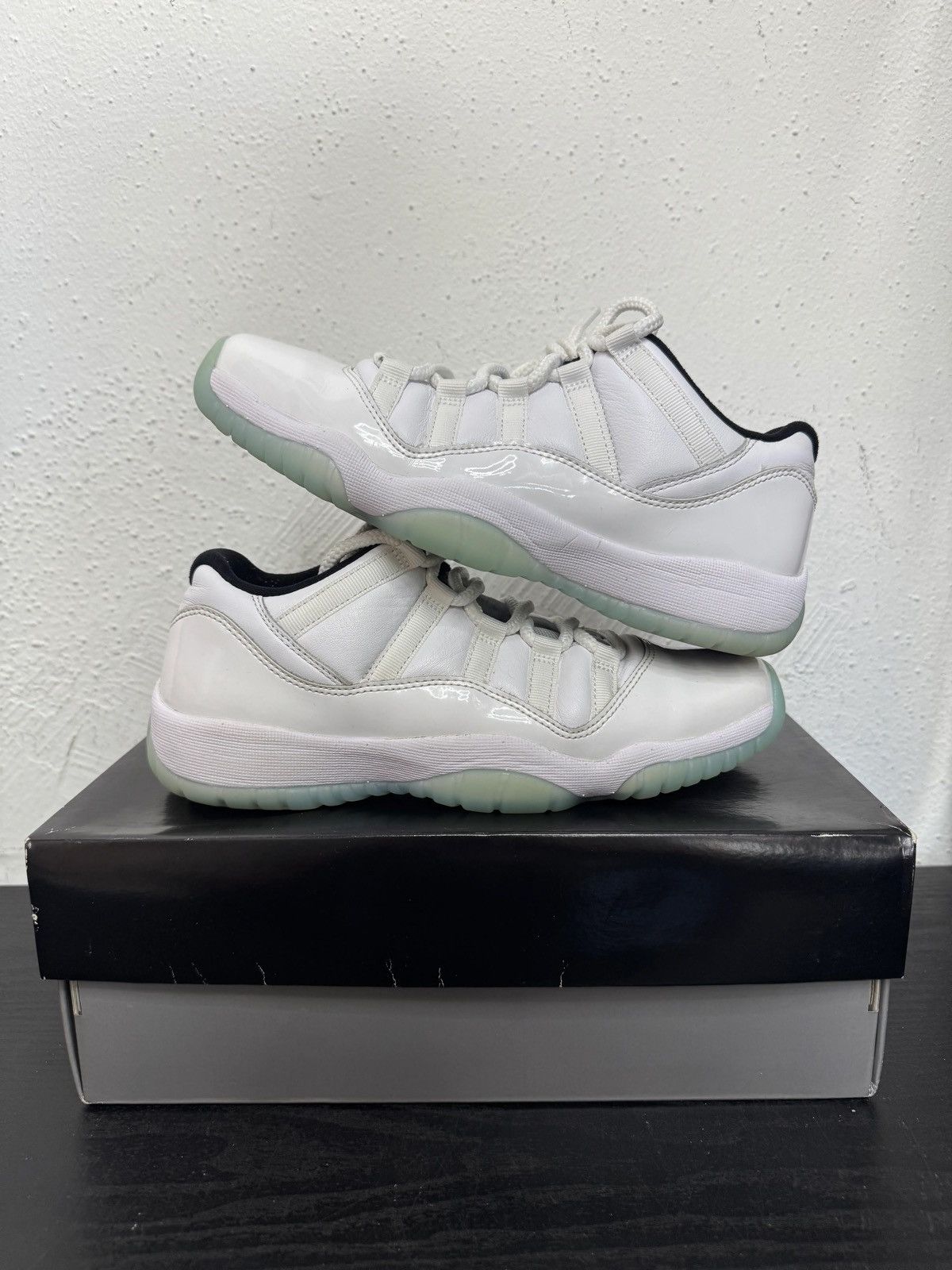 Jordan Brand Jordan 11 Low Legend Blue 7 Size US 7 / EU 40 - 1 Thumbnail