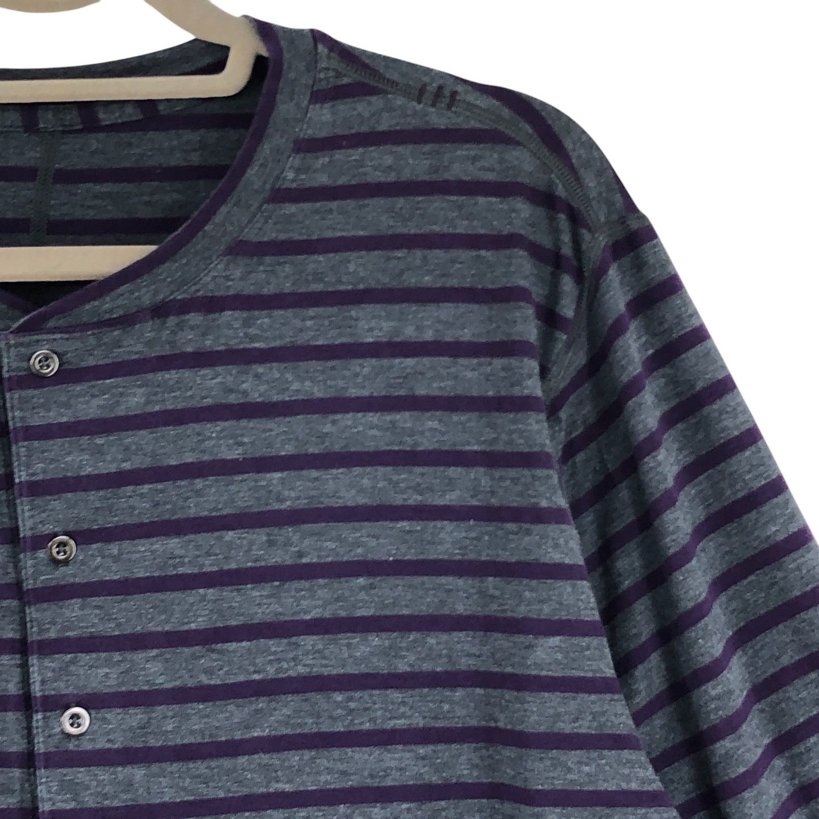 Lululemon Lululemon Size L Shirt Henley Long Sleeve Stripe Gray Purple Size US L / EU 52-54 / 3 - 7 Thumbnail
