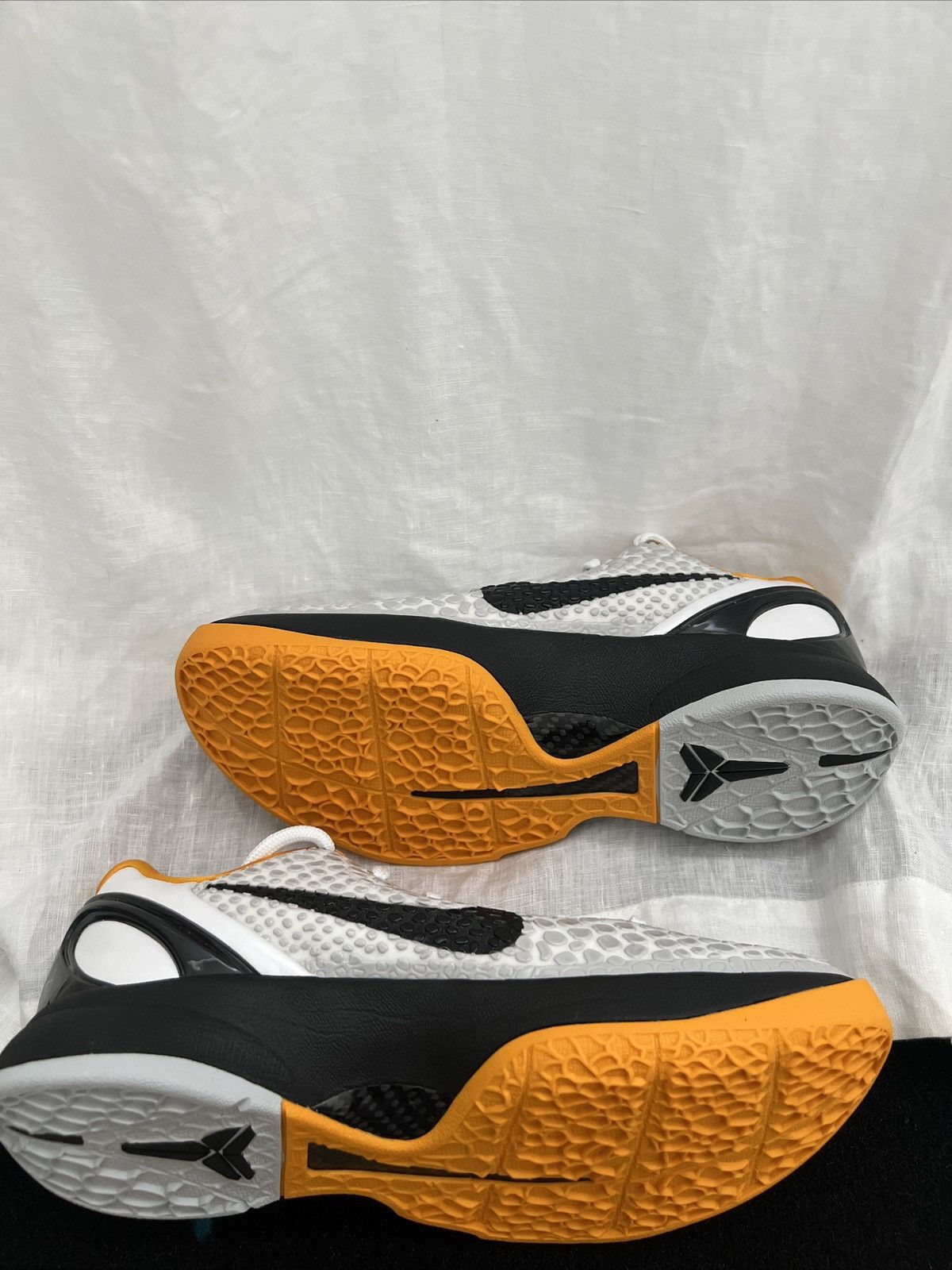 Nike Kobe 6 (VI) White Del Sol Sz 7.5 Size US 7.5 / EU 40-41 - 3 Thumbnail