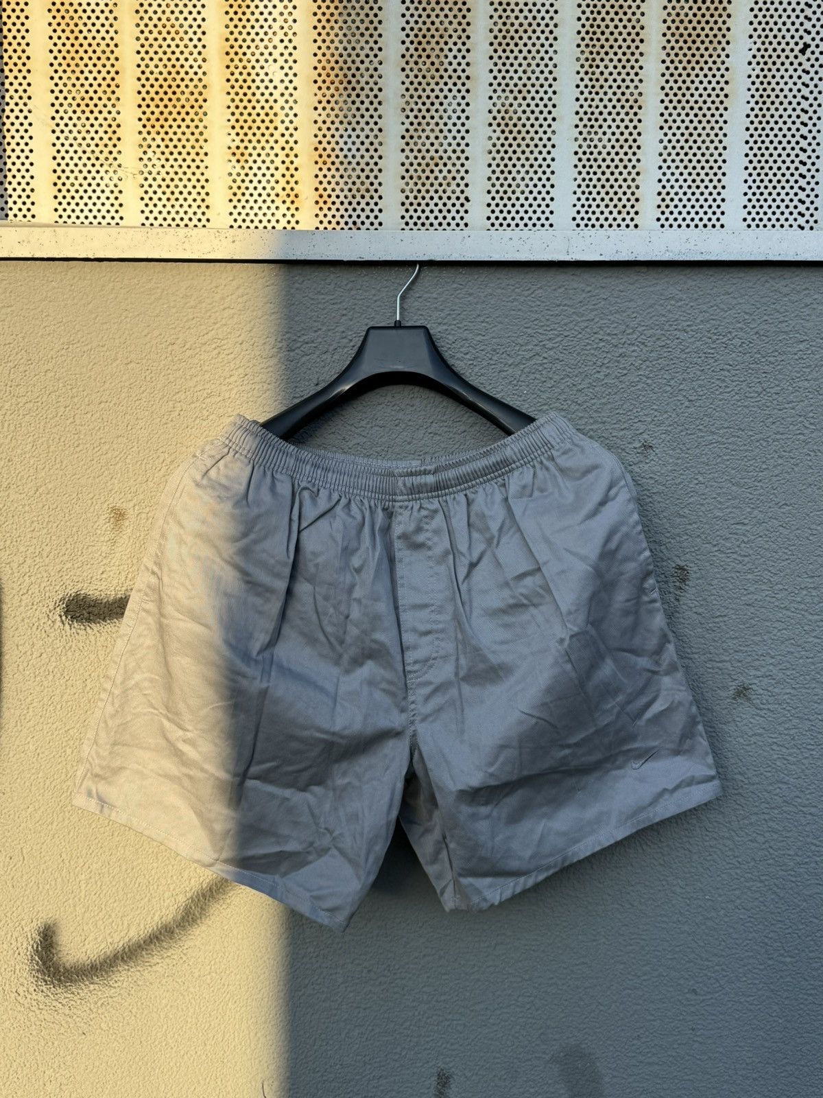Nike × Vintage Vintage Nike Shorts Grey Size US 34 / EU 50 - 1 Thumbnail