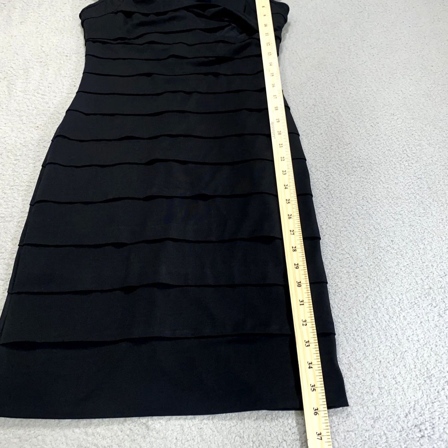 White House Black Market White House Black Market Dress Women 8 Black Tiered Event Cocktail Shutter Cap Sleeve Knee Length Bodycon Formal Night Out Womens 8 Black Size M / US 6-8 / IT 42-44 - 6 Thumbnail