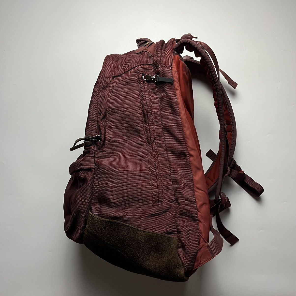Visvim Visvim SS15 Ballistic Cordura 20L Backpack Burgundy w/ Suede Size ONE SIZE - 9 Thumbnail