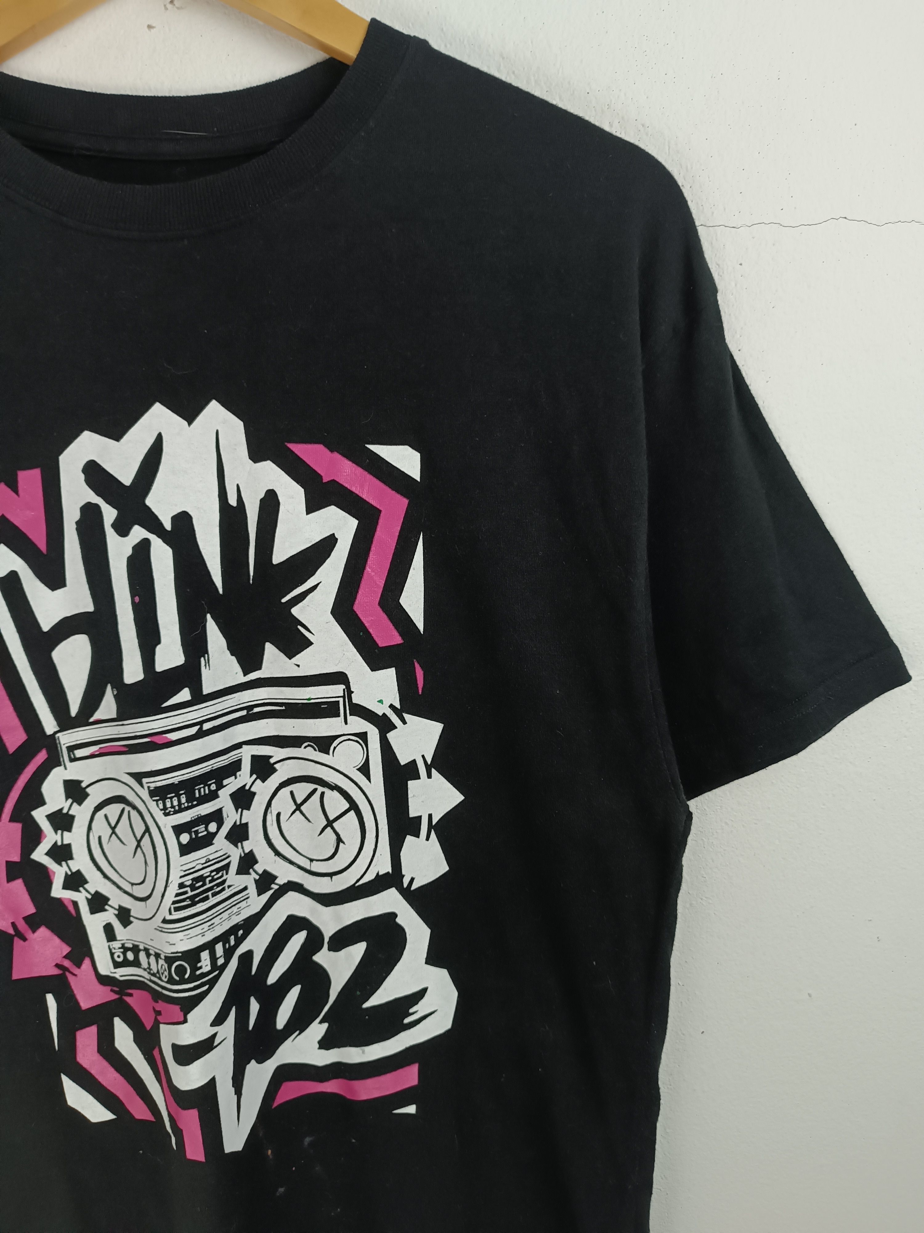 Band Tees VINTAGE BLINK 182 CLASSIC LOGO TEE poppunk sum 41 greenday Size US M / EU 48-50 / 2 - 6 Thumbnail