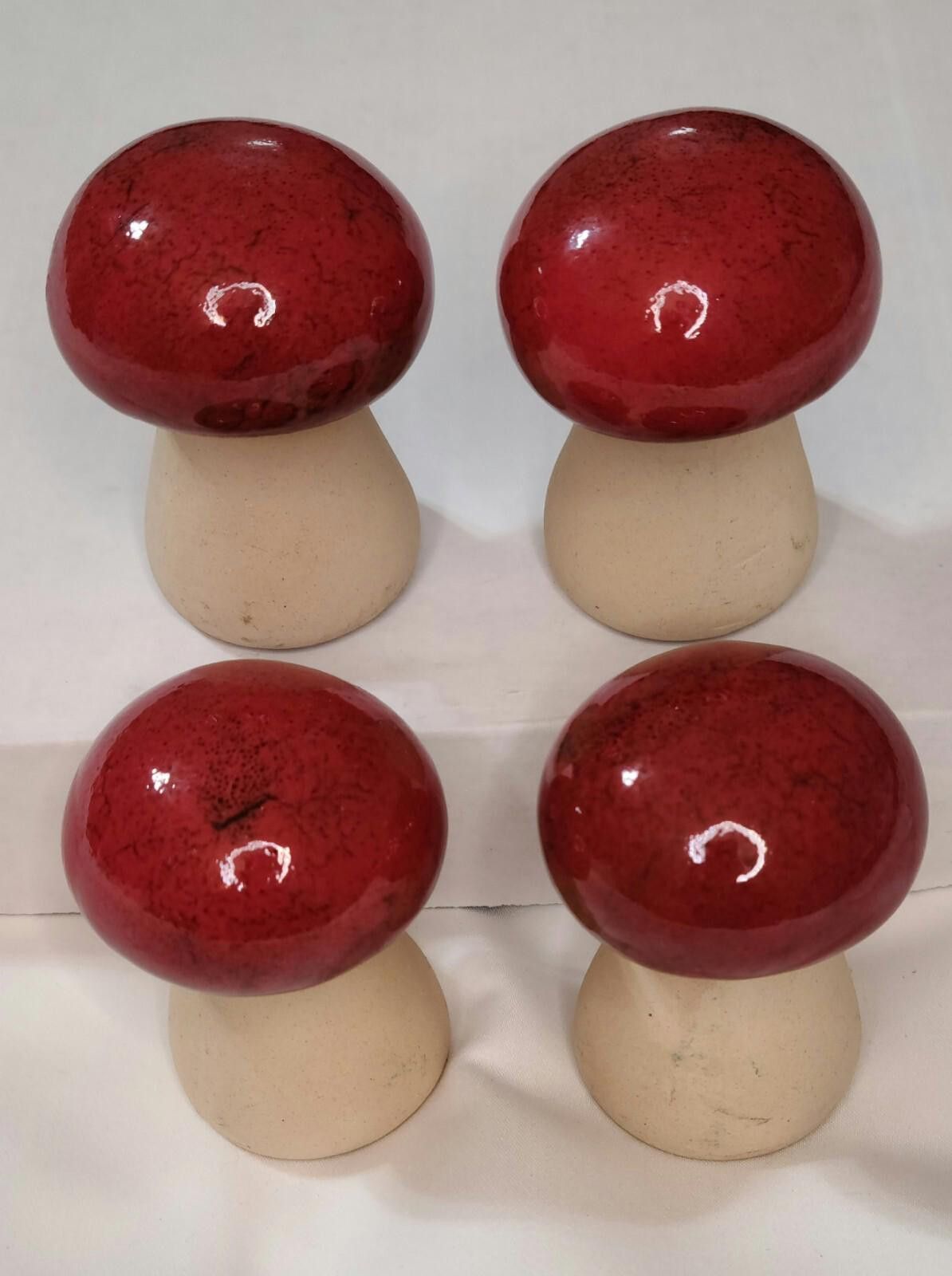 Topman Small Red Ceramic Mushrooms Garden Statue Toadstool Set of 4 Size ONE SIZE - 2 Thumbnail
