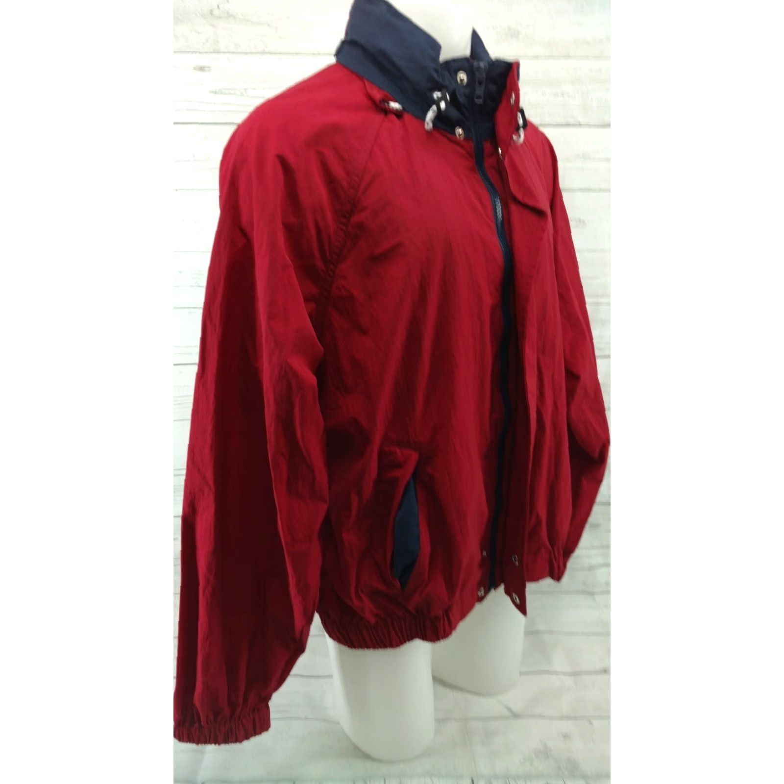 Tommy Hilfiger VINTAGE Tommy Hilfiger Mens Windbreaker Jacket XL Full Zip Sailin g Red Nylon Front Zip Vintage Windbreaker Size US XL / EU 56 / 4 - 4 Thumbnail