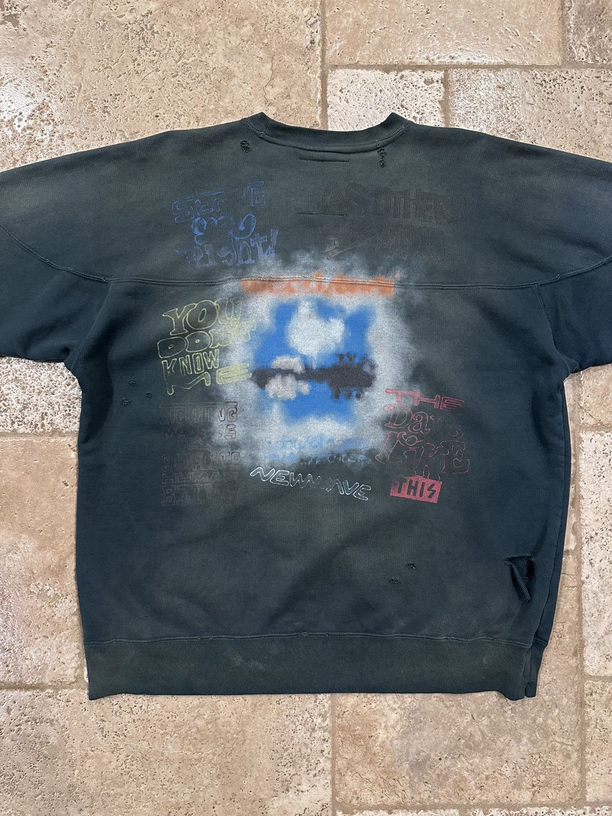 Maison MIHARA YASUHIRO Maison Mihara Yasuhiro MMY FW22 Dance Bear Graffiti Crewneck Size US M / EU 48-50 / 2 - 13 Thumbnail