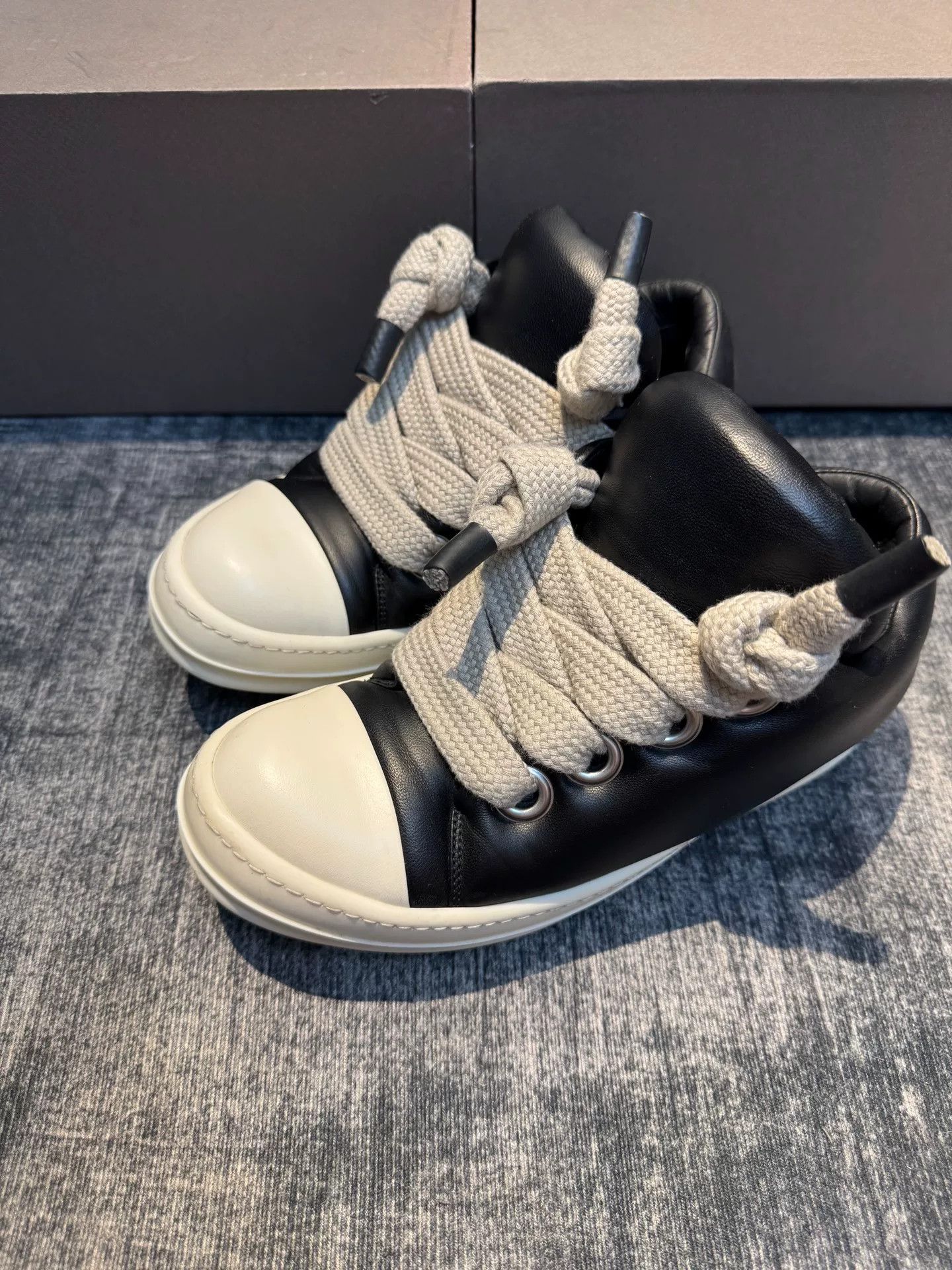 Rick Owens Rick Owens Black Lowtop Sneakers 37 Women Size US 6.5 / IT 36.5 - 1 Thumbnail
