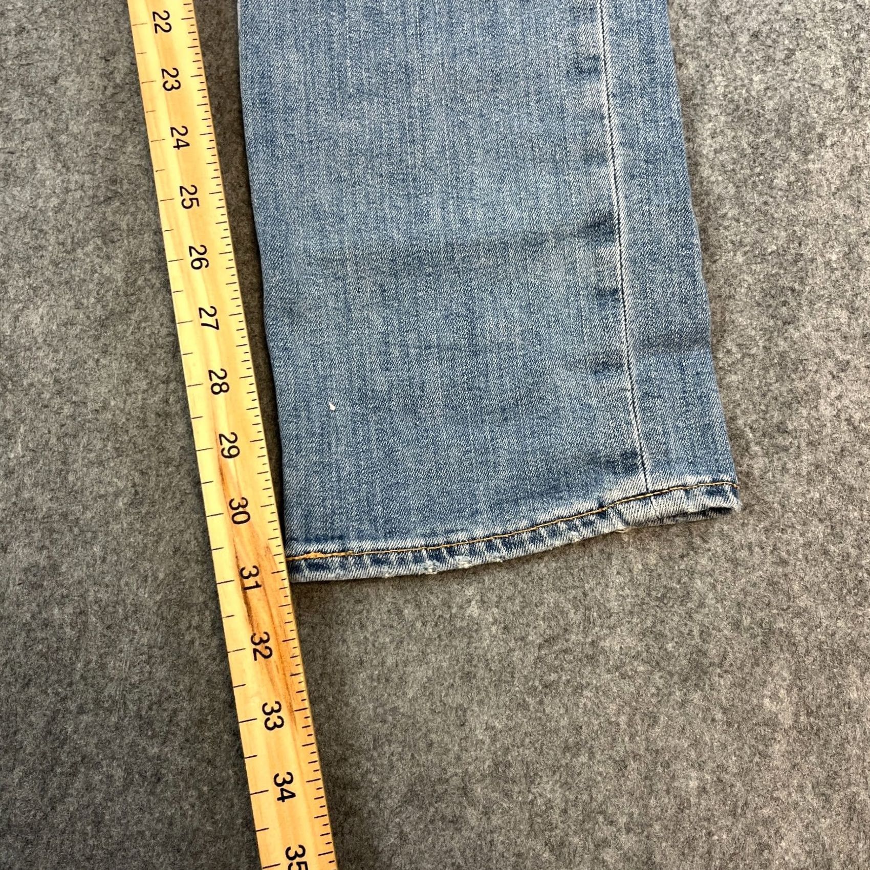 Levi's Levi's 511 Jeans Slim Tapered 32 Light Wash Blue Denim Cotton Elastan Regular 5-Pocket Mens Shoes? Size US 32 / EU 48 - 4 Thumbnail