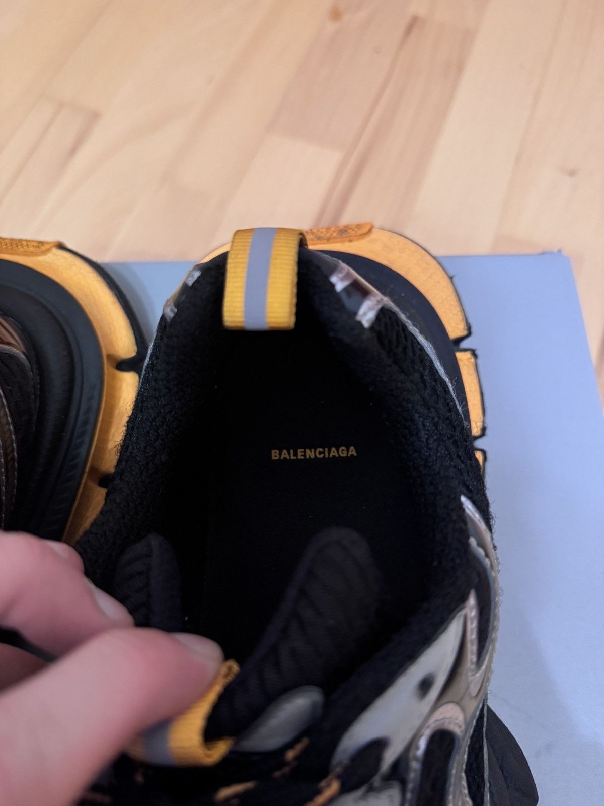 Balenciaga Balenciaga 3XL Black Orange Size US 11 / EU 44 - 14 Thumbnail