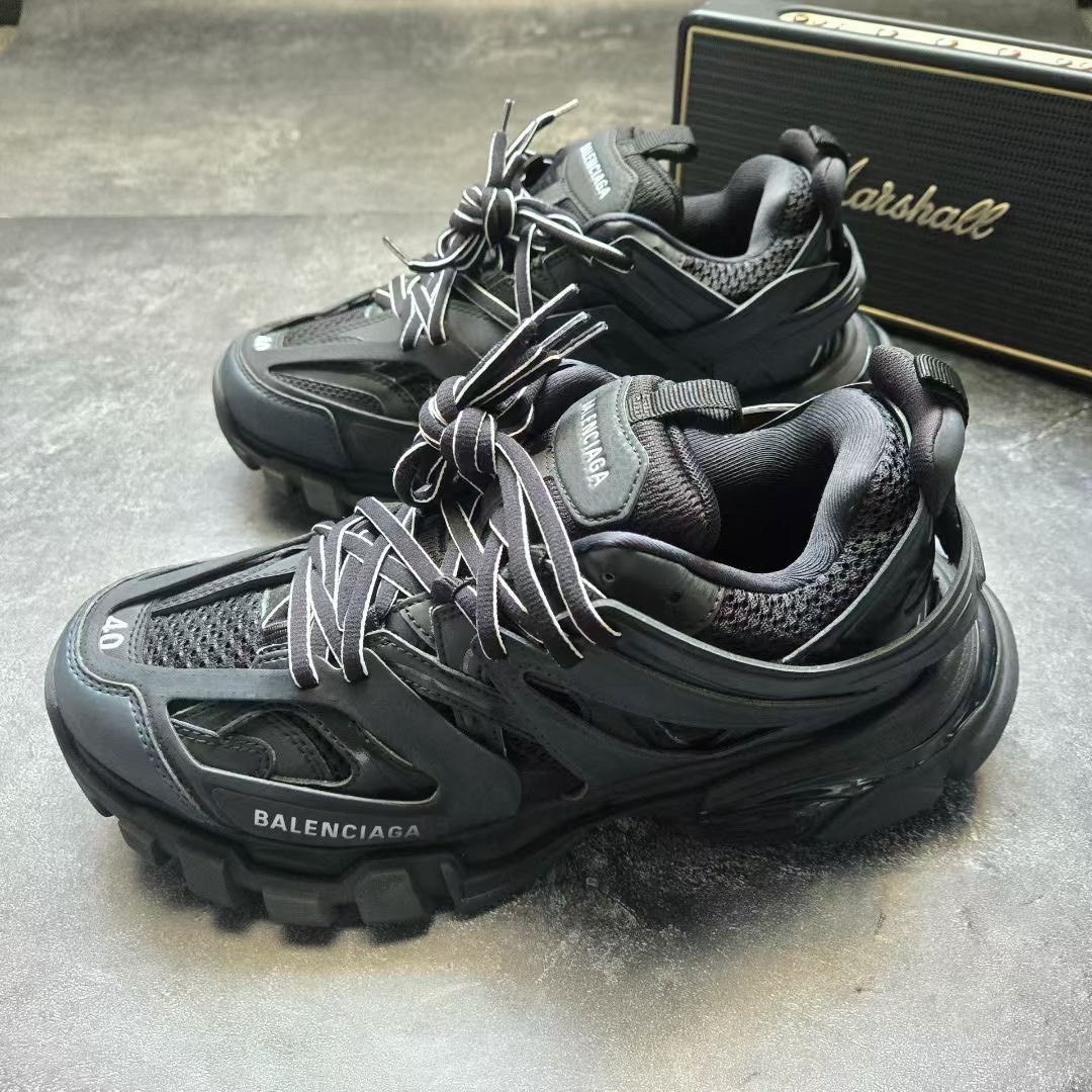 Balenciaga Balenciaga Black Lowtop Sneakers 40 Men Size US 7.5 / EU 40-41 - 1 Thumbnail